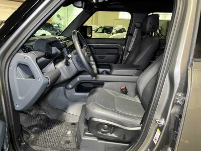 2025 Land Rover Defender X-Dynamic SE