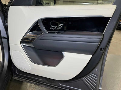 2023 Land Rover Range Rover SE