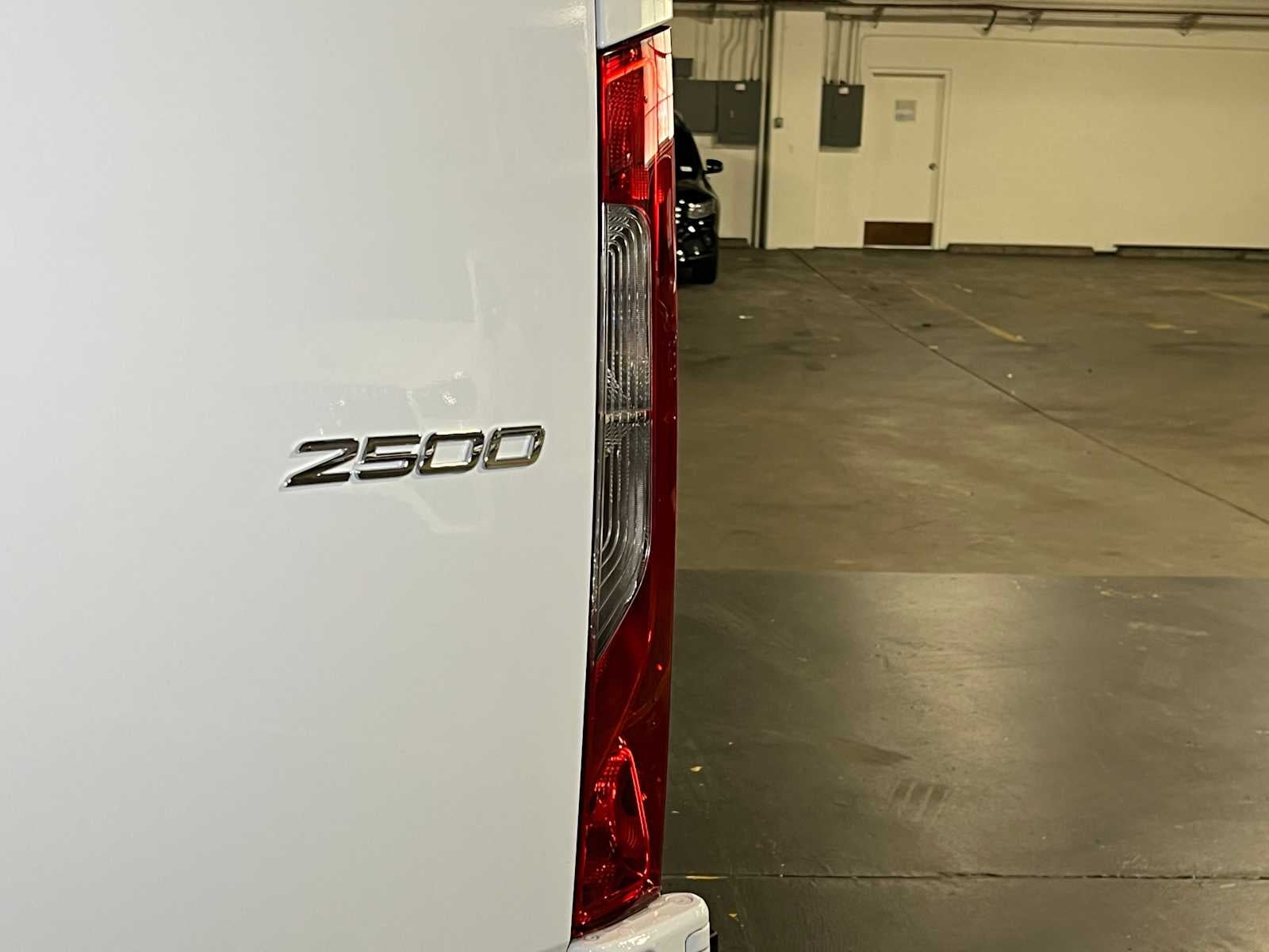 2025 Mercedes-Benz Sprinter 2500 Standard Roof I4 Diesel 144" RWD