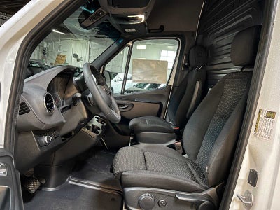 2026 Mercedes-Benz Sprinter 2500 Standard Roof I4 Diesel 144" RWD