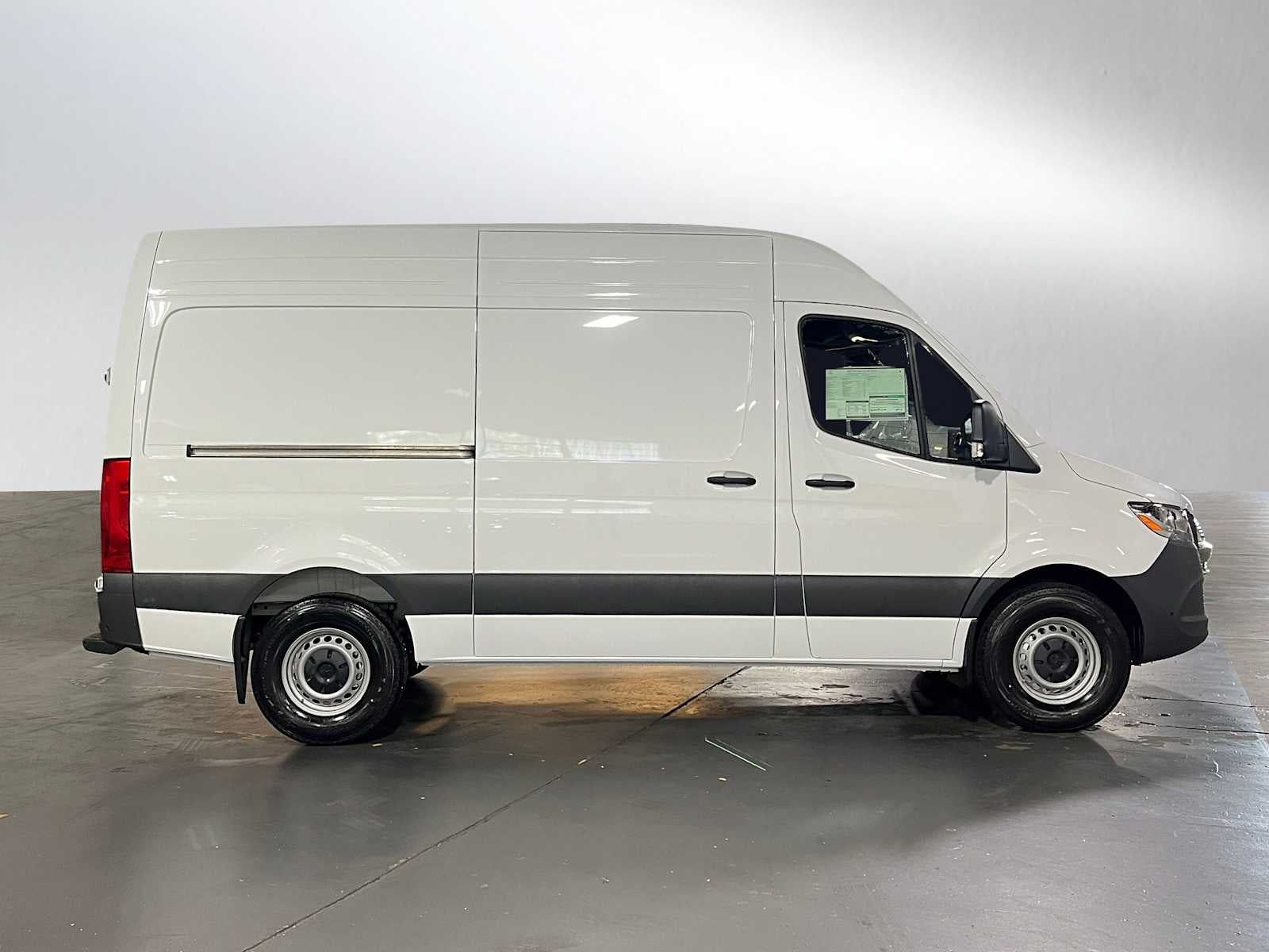2025 Mercedes-Benz Sprinter 2500 Standard Roof I4 Diesel 144" RWD