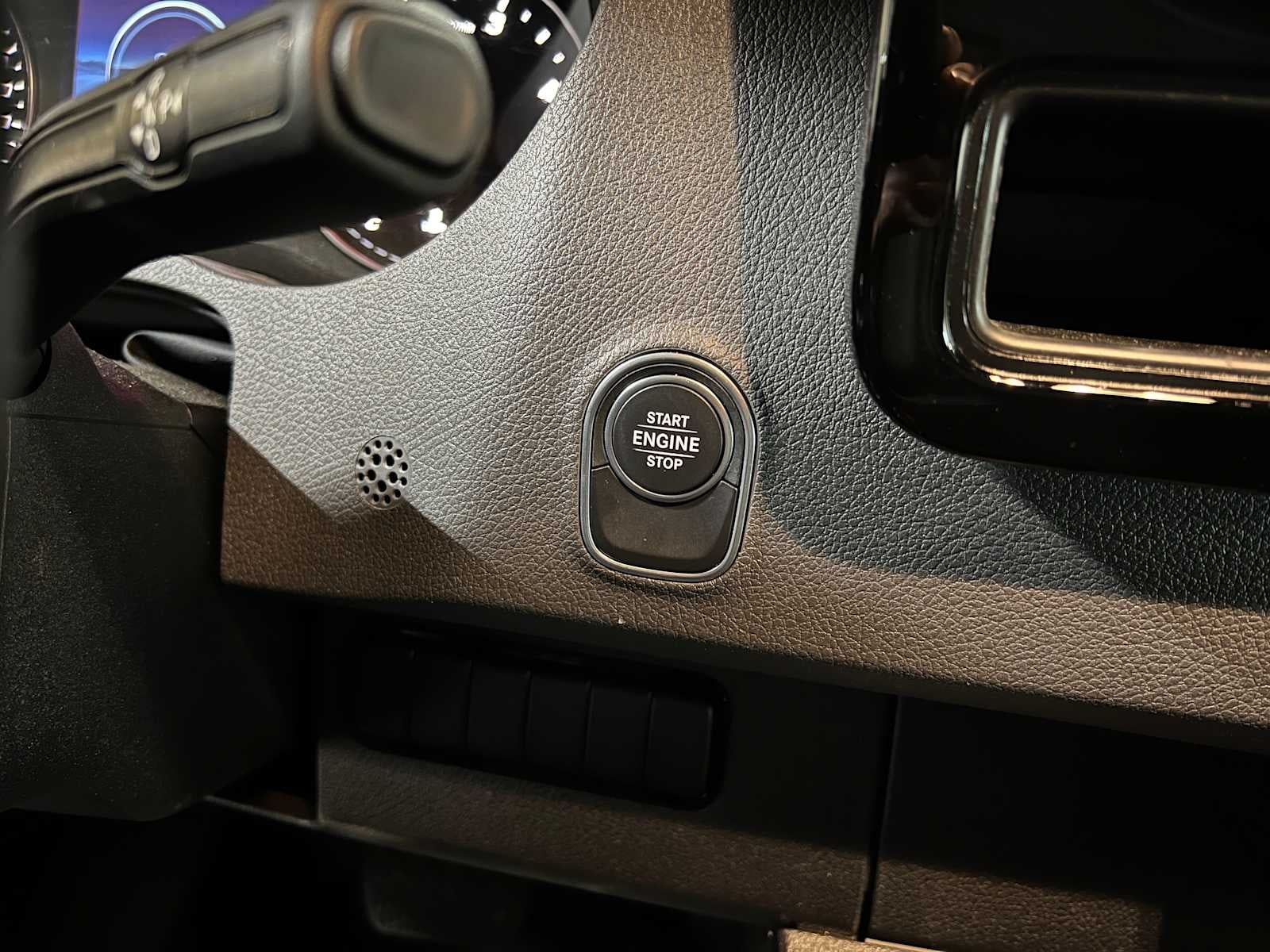 2025 Mercedes-Benz Sprinter 2500 Standard Roof I4 Diesel 144" RWD