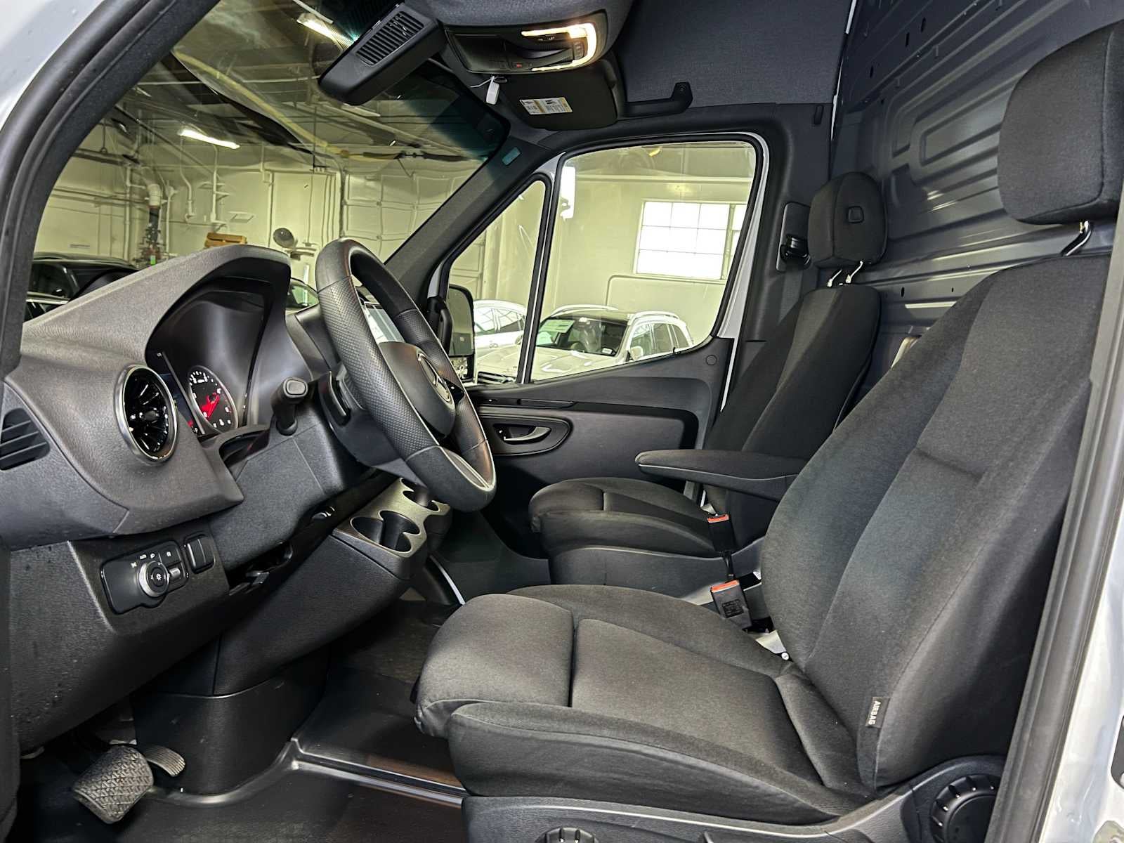 2025 Mercedes-Benz Sprinter 2500 Standard Roof I4 Diesel 144" RWD