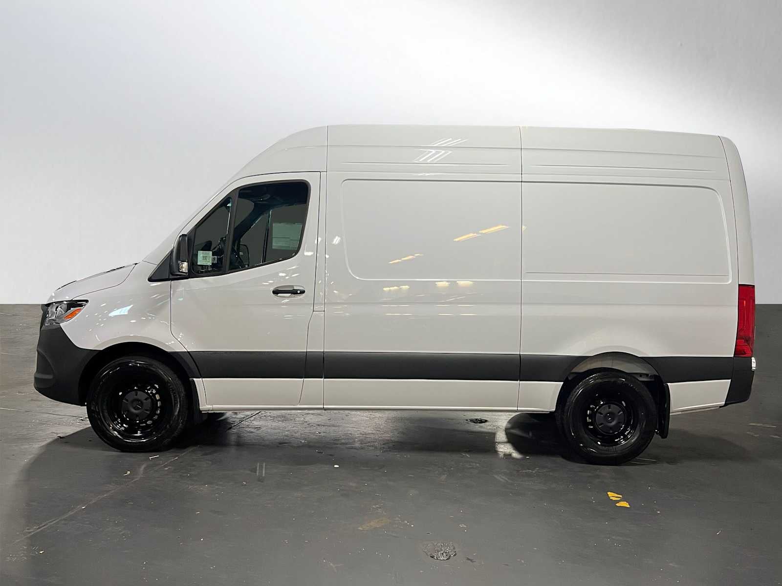2025 Mercedes-Benz Sprinter 2500 Standard Roof I4 Diesel 144" RWD