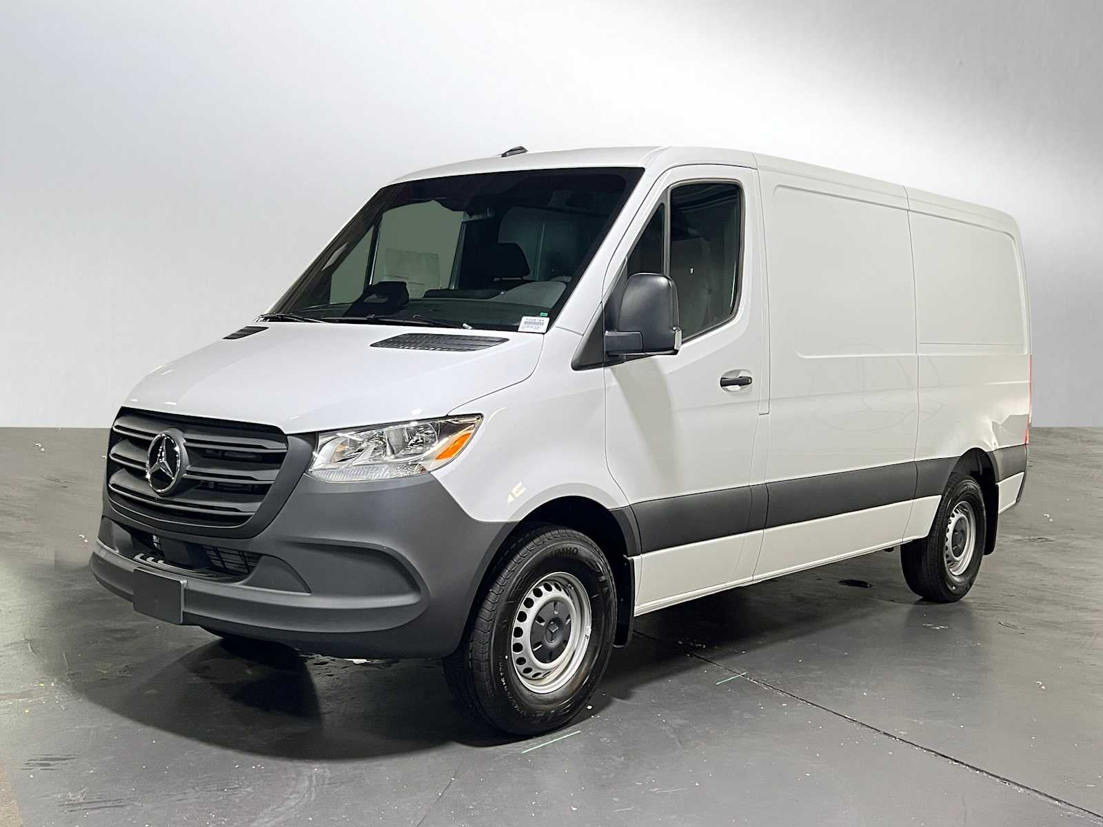 2025 Mercedes-Benz Sprinter 2500 Standard Roof I4 Diesel 144" RWD