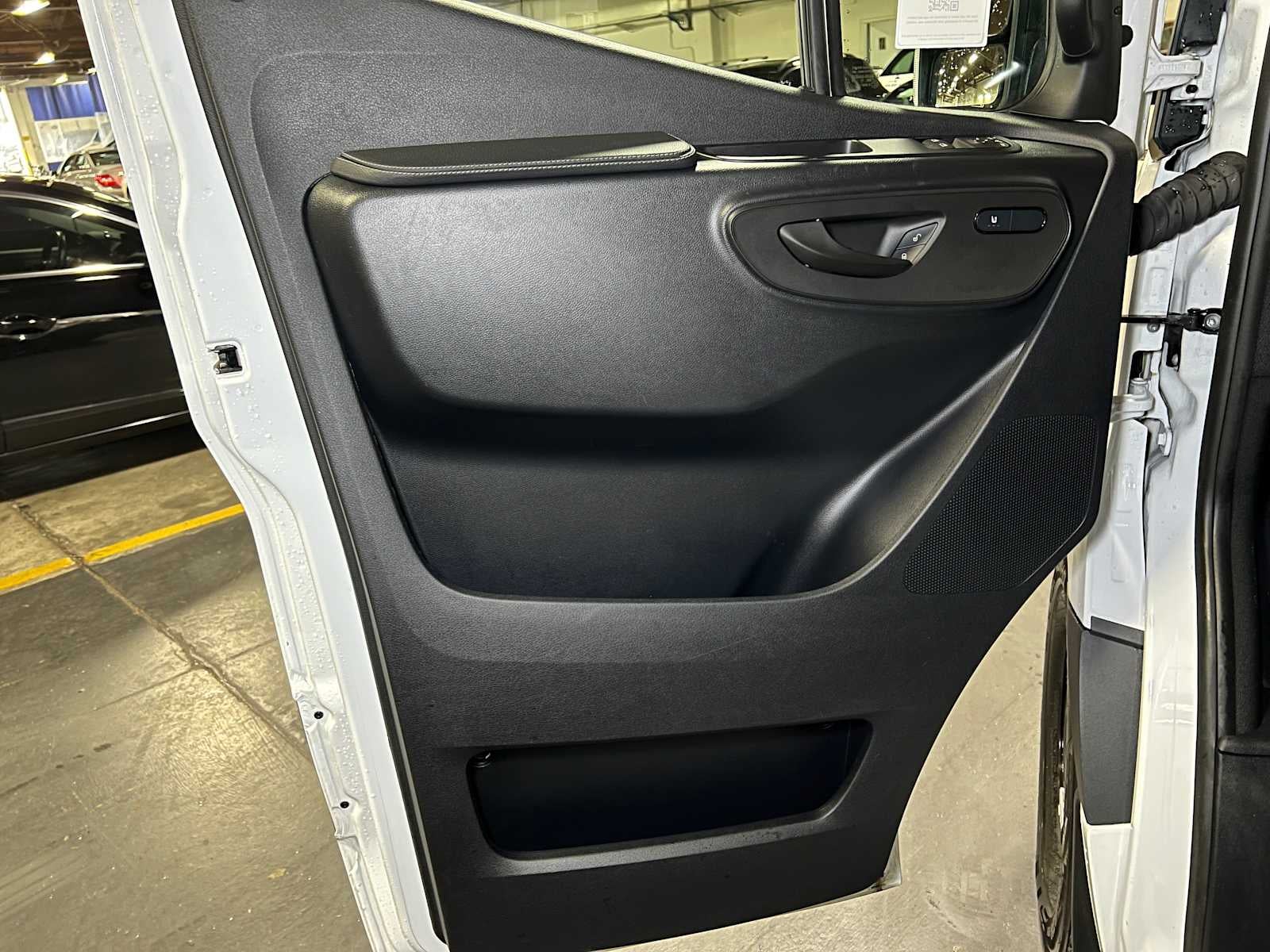 2025 Mercedes-Benz Sprinter 2500 Standard Roof I4 Diesel 144" RWD