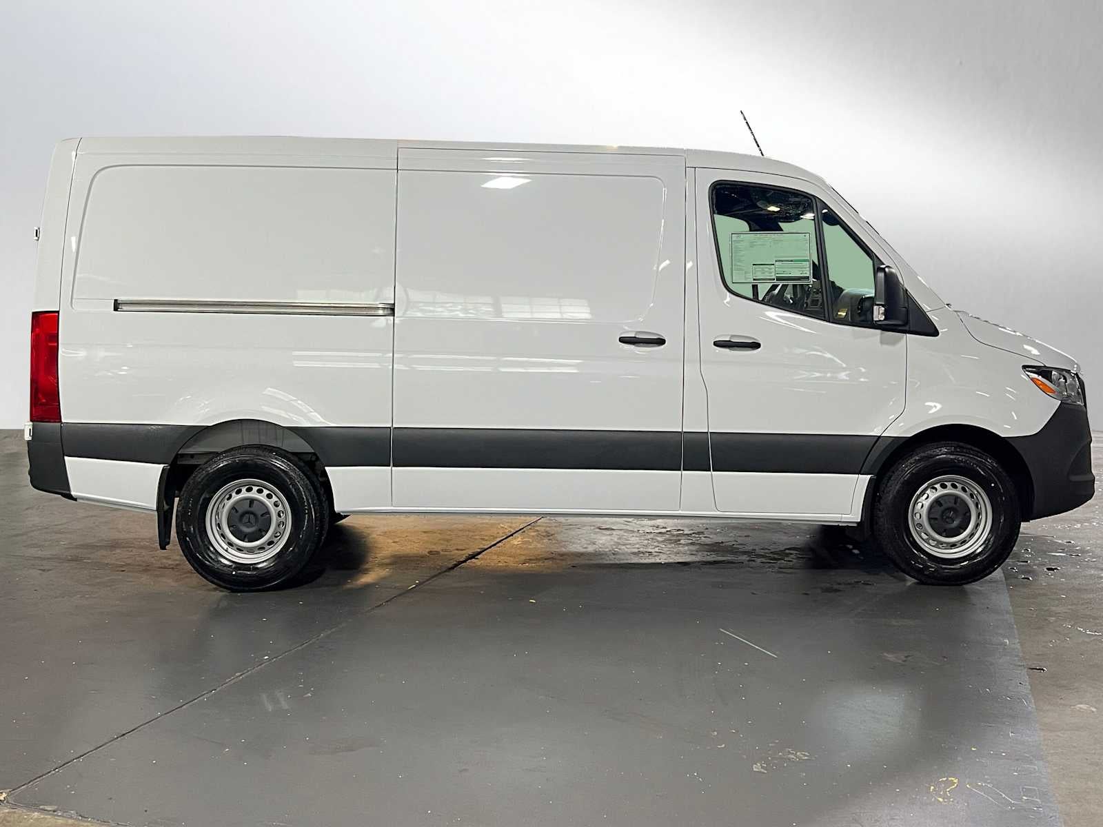 2025 Mercedes-Benz Sprinter 2500 Standard Roof I4 Diesel 144" RWD