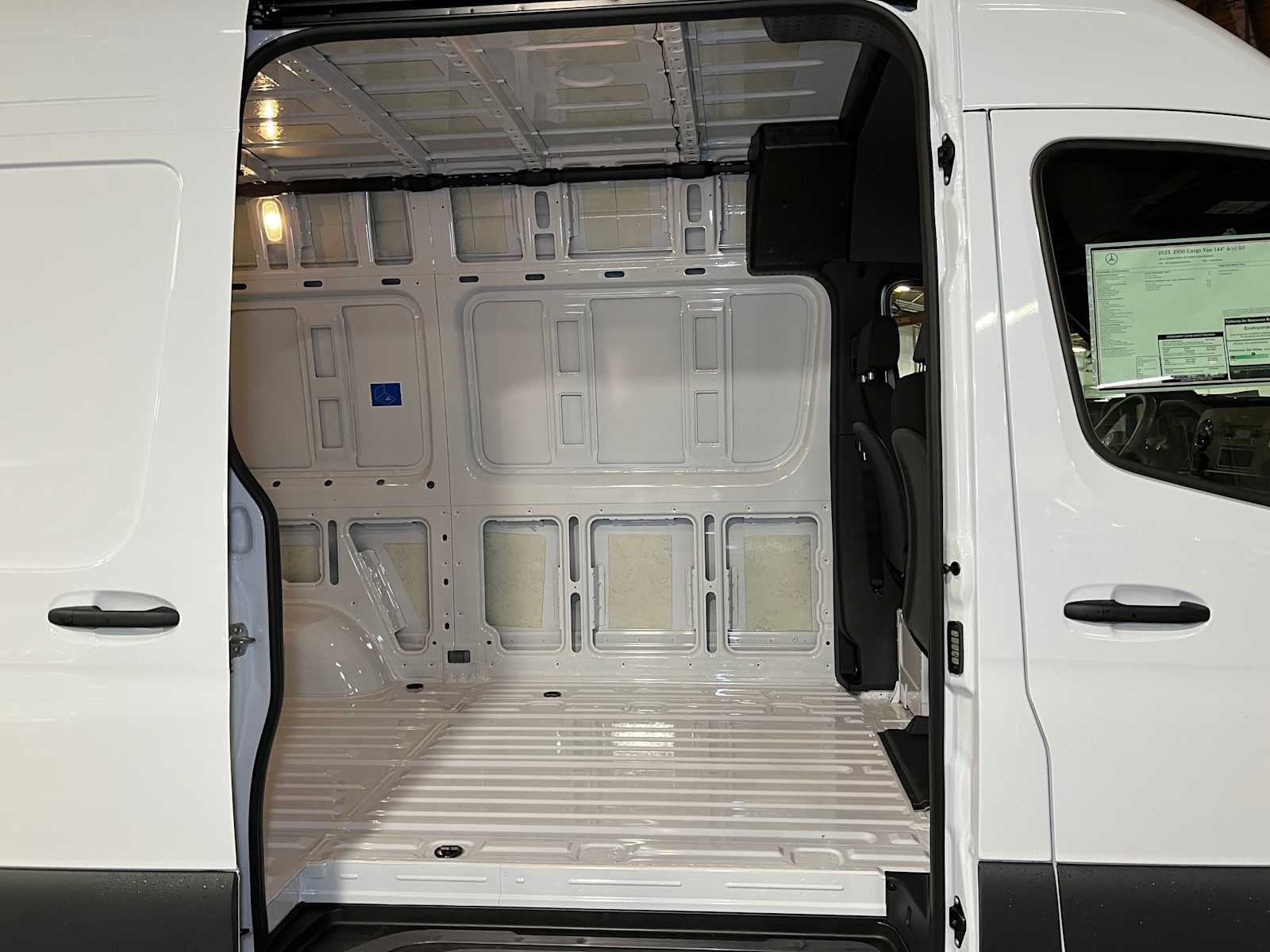 2025 Mercedes-Benz Sprinter 2500 Standard Roof I4 Diesel 144" RWD