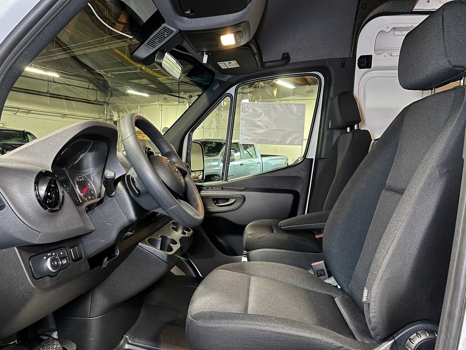 2025 Mercedes-Benz Sprinter 2500 Standard Roof I4 Diesel 144" RWD