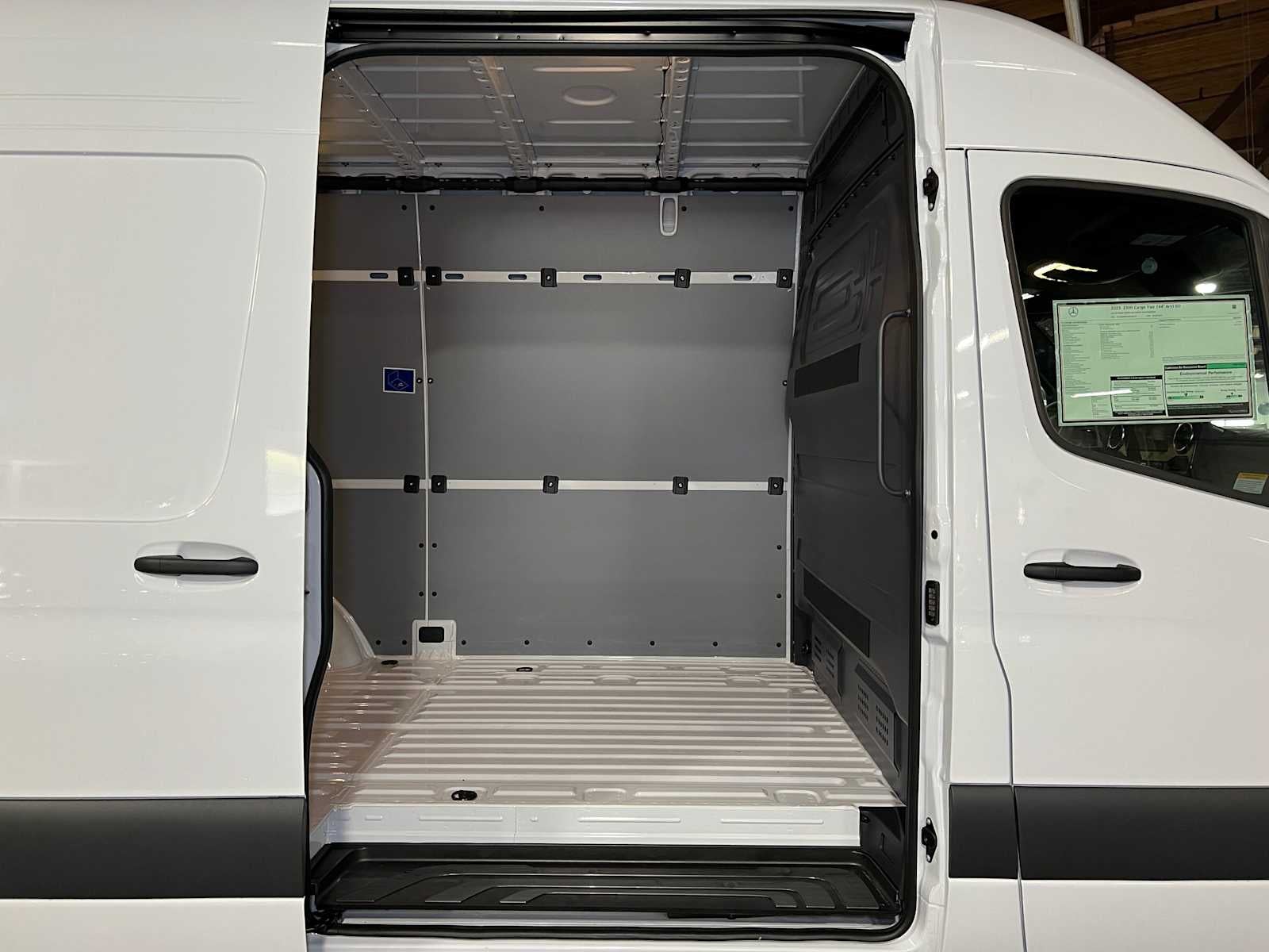 2025 Mercedes-Benz Sprinter 2500 Standard Roof I4 Diesel 144" RWD