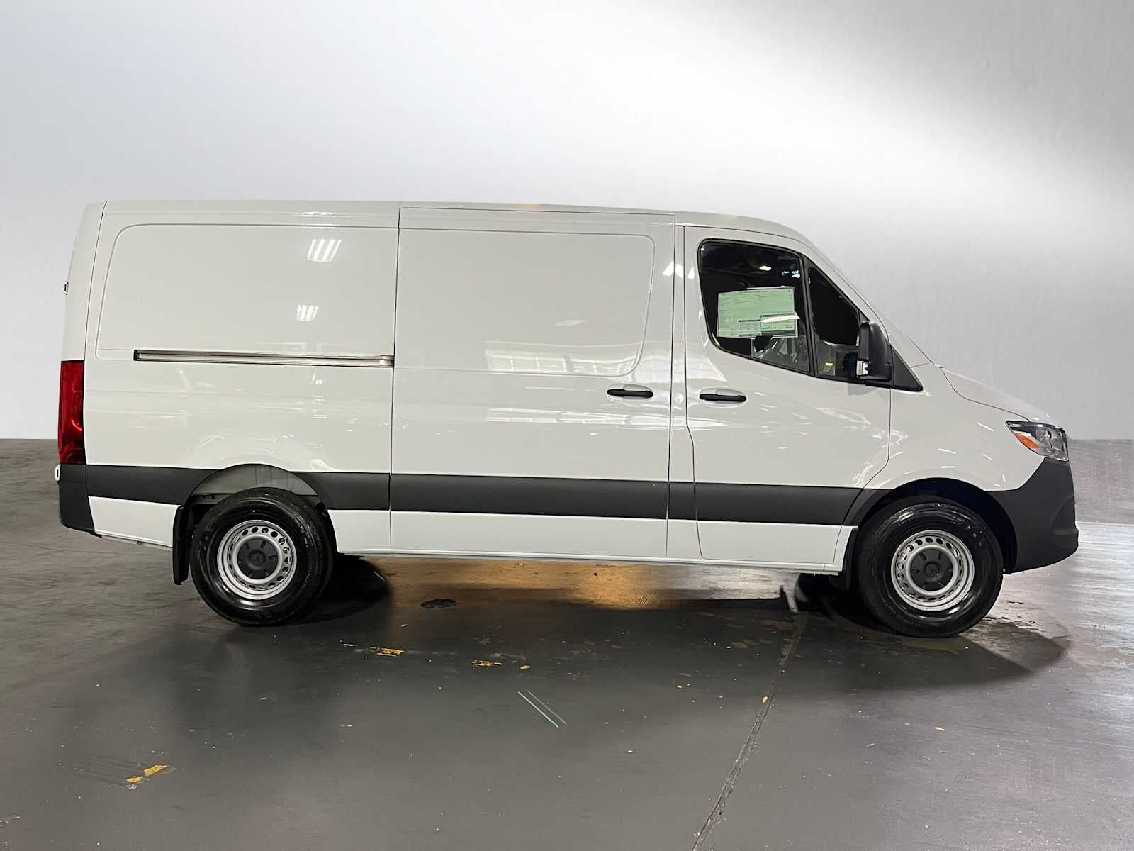 2025 Mercedes-Benz Sprinter 2500 Standard Roof I4 Diesel 144" RWD