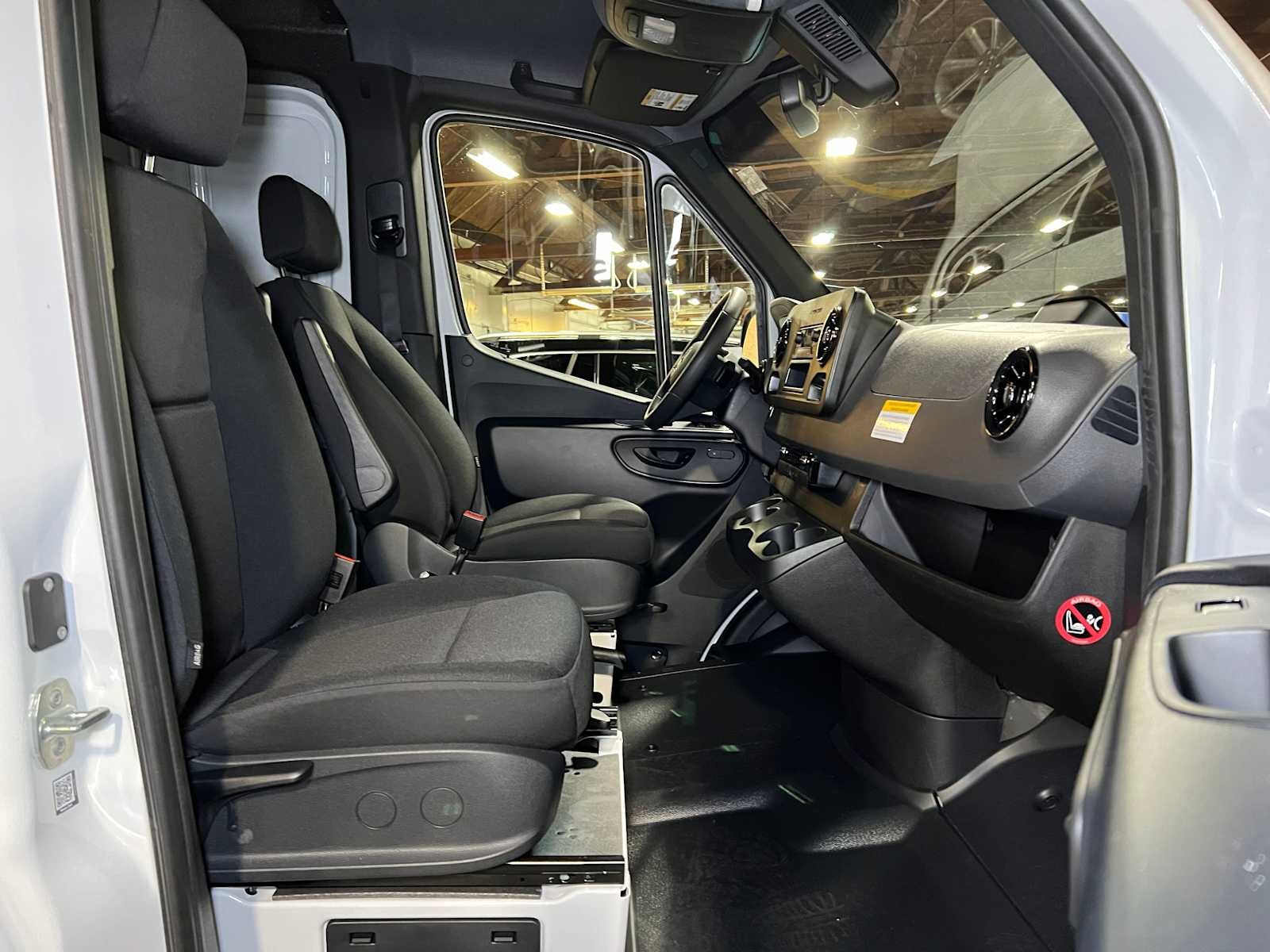 2025 Mercedes-Benz Sprinter 2500 Standard Roof I4 Diesel 144" RWD