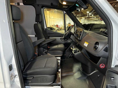 2025 Mercedes-Benz Sprinter 2500 Standard Roof I4 Diesel 144" RWD