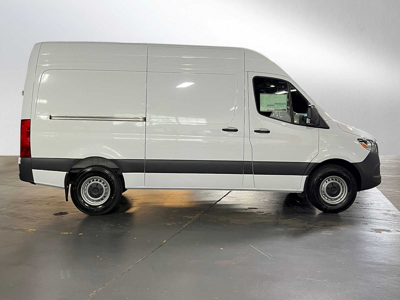 2025 Mercedes-Benz Sprinter 2500 Standard Roof I4 Diesel 144" RWD