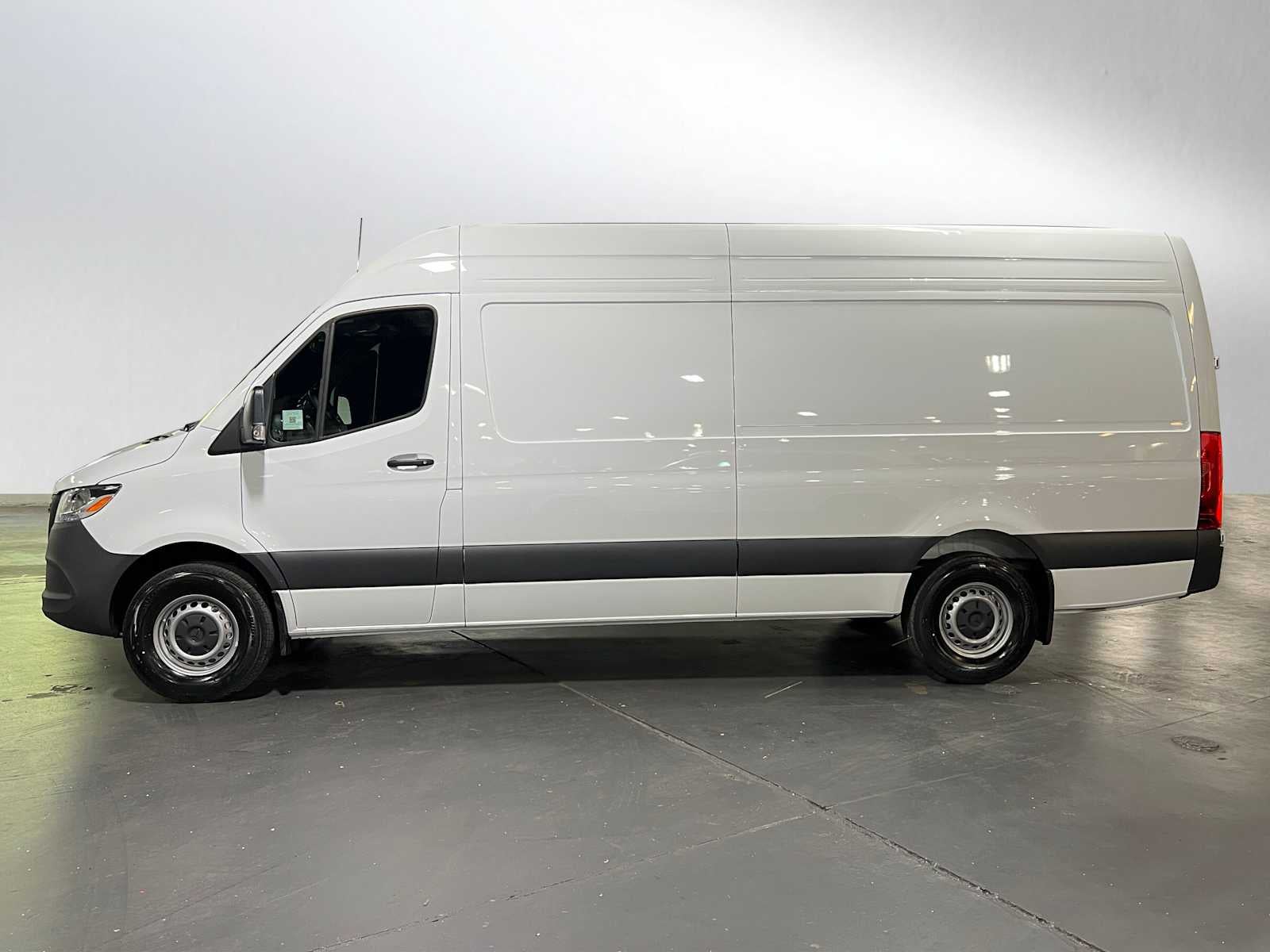 2025 Mercedes-Benz Sprinter 2500 High Roof I4 Diesel 170" RWD