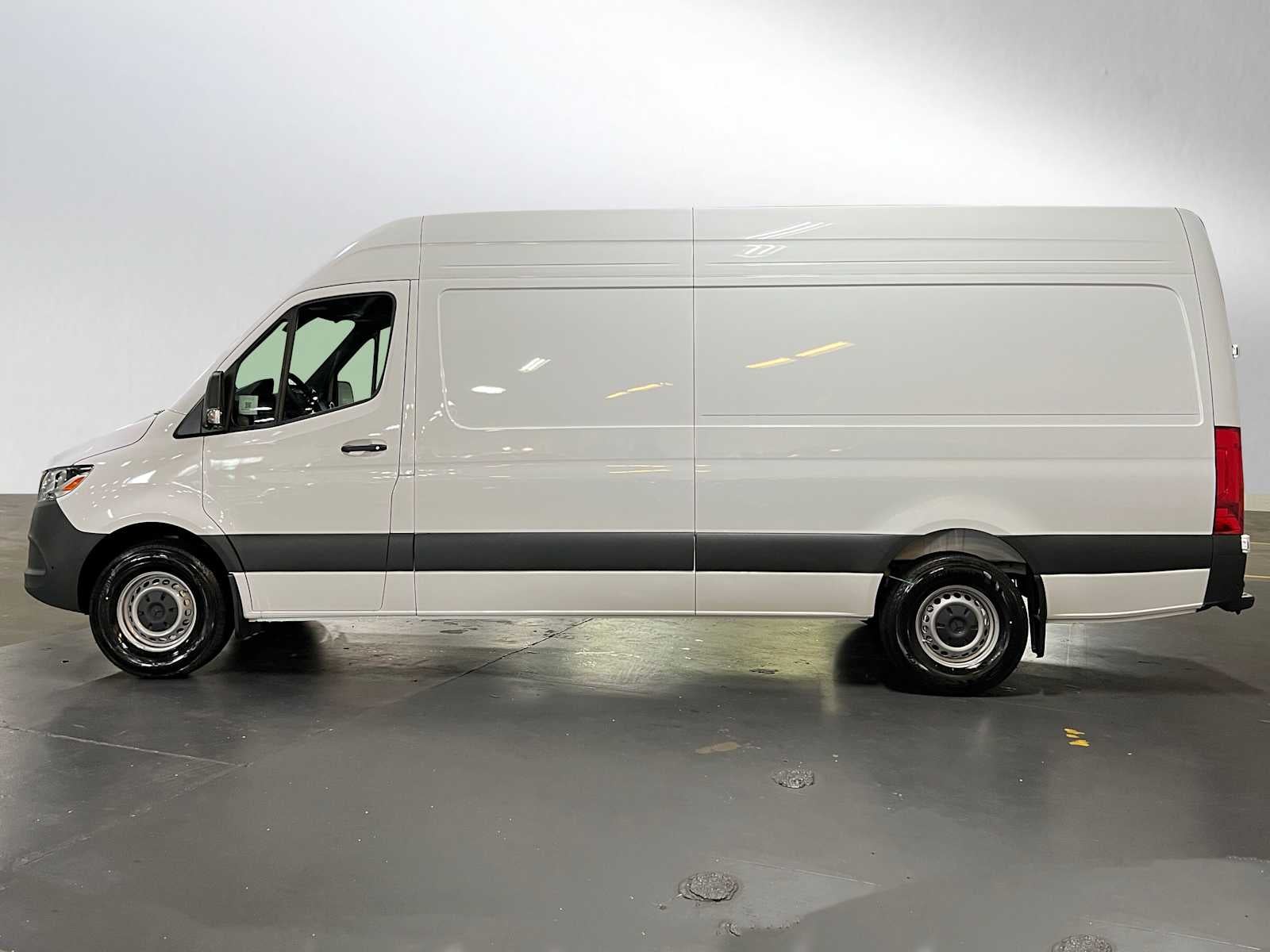 2025 Mercedes-Benz Sprinter 2500 High Roof I4 Diesel 170" RWD