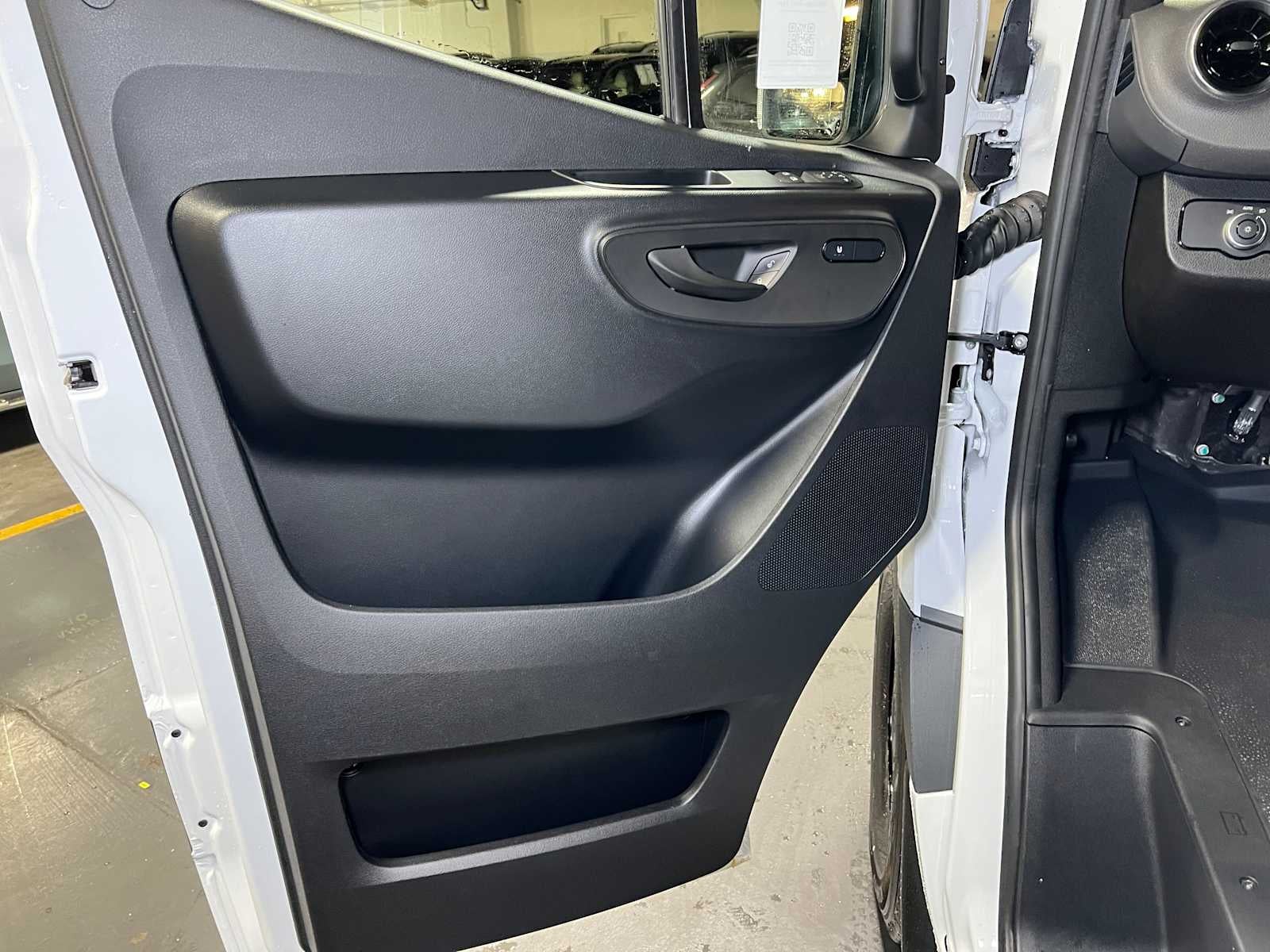 2026 Mercedes-Benz Sprinter 2500 Standard Roof I4 Diesel HO 144" RWD