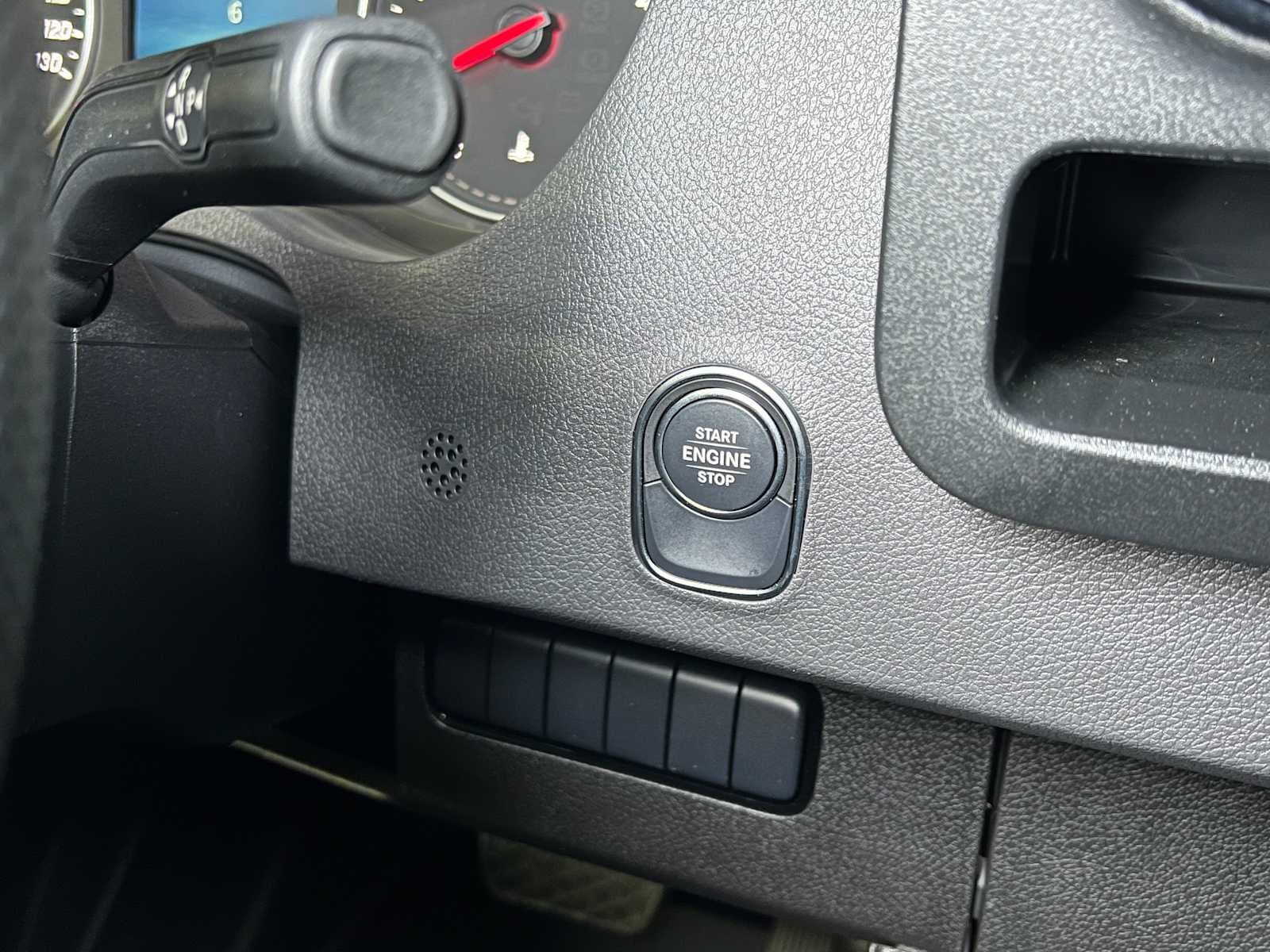 2025 Mercedes-Benz Sprinter 2500 Standard Roof I4 Diesel HO 144" RWD