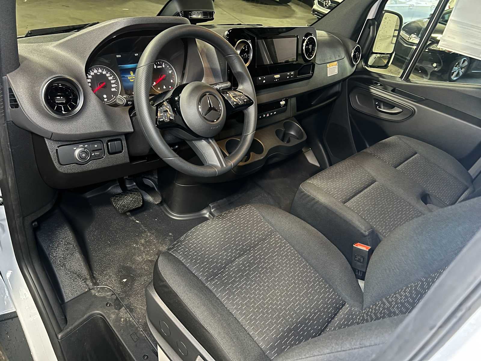 2026 Mercedes-Benz Sprinter 2500 Standard Roof I4 Diesel HO 144" RWD