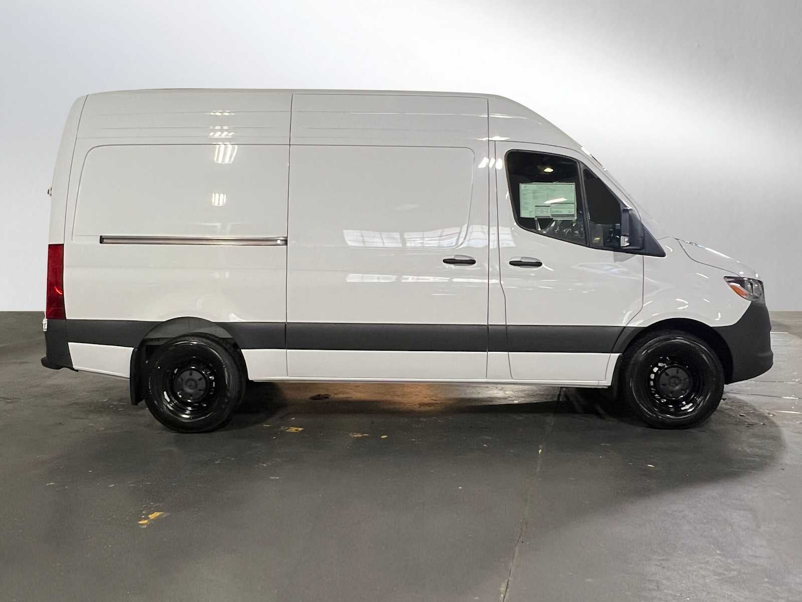 2026 Mercedes-Benz Sprinter 2500 Standard Roof I4 Diesel HO 144" RWD