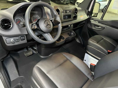 2025 Mercedes-Benz Sprinter 2500 Standard Roof I4 Diesel HO 144" RWD