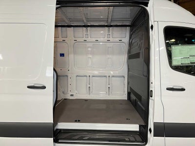 2026 Mercedes-Benz Sprinter 2500 Standard Roof I4 Diesel HO 144" RWD