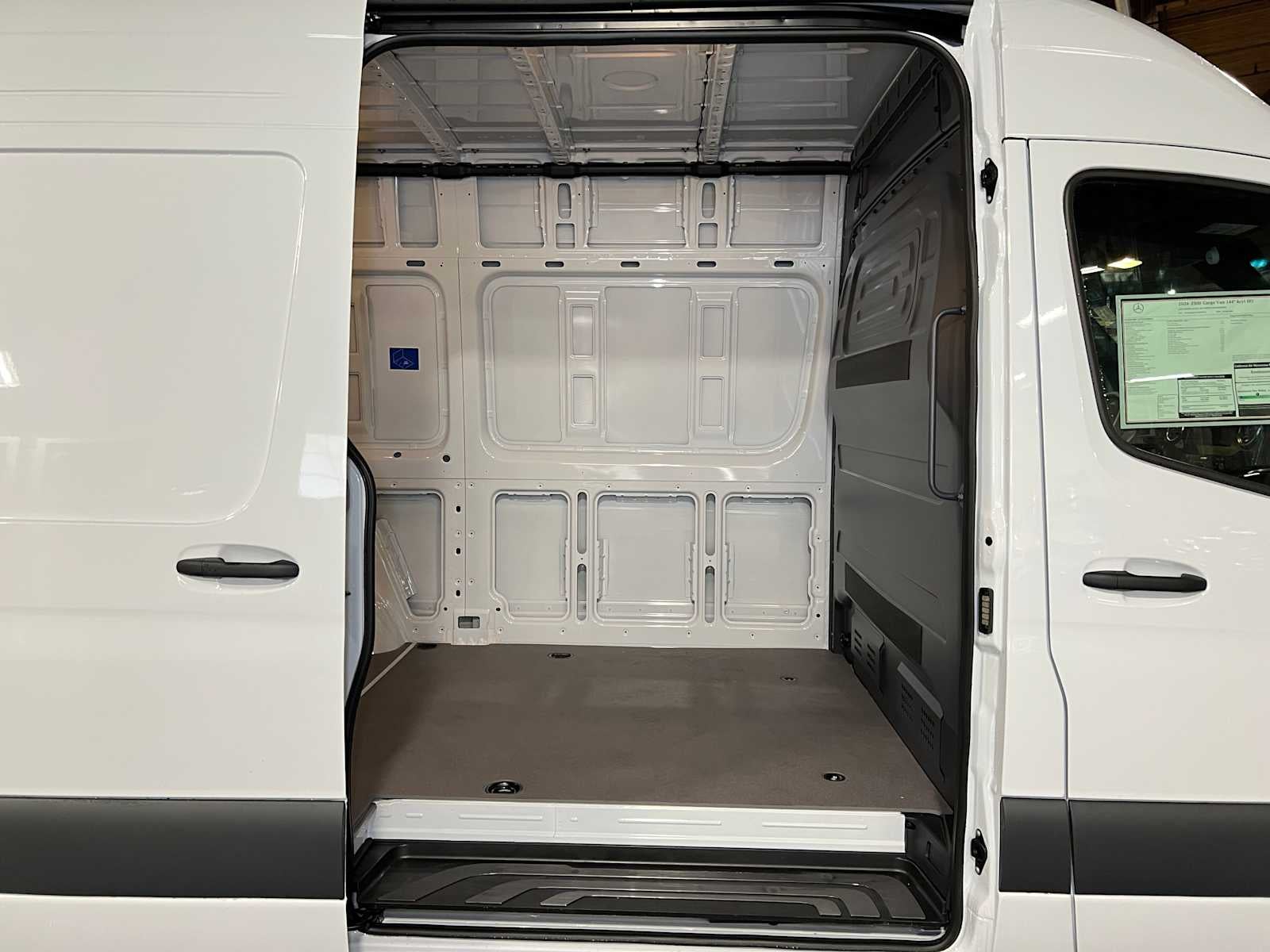 2026 Mercedes-Benz Sprinter 2500 Standard Roof I4 Diesel HO 144" RWD