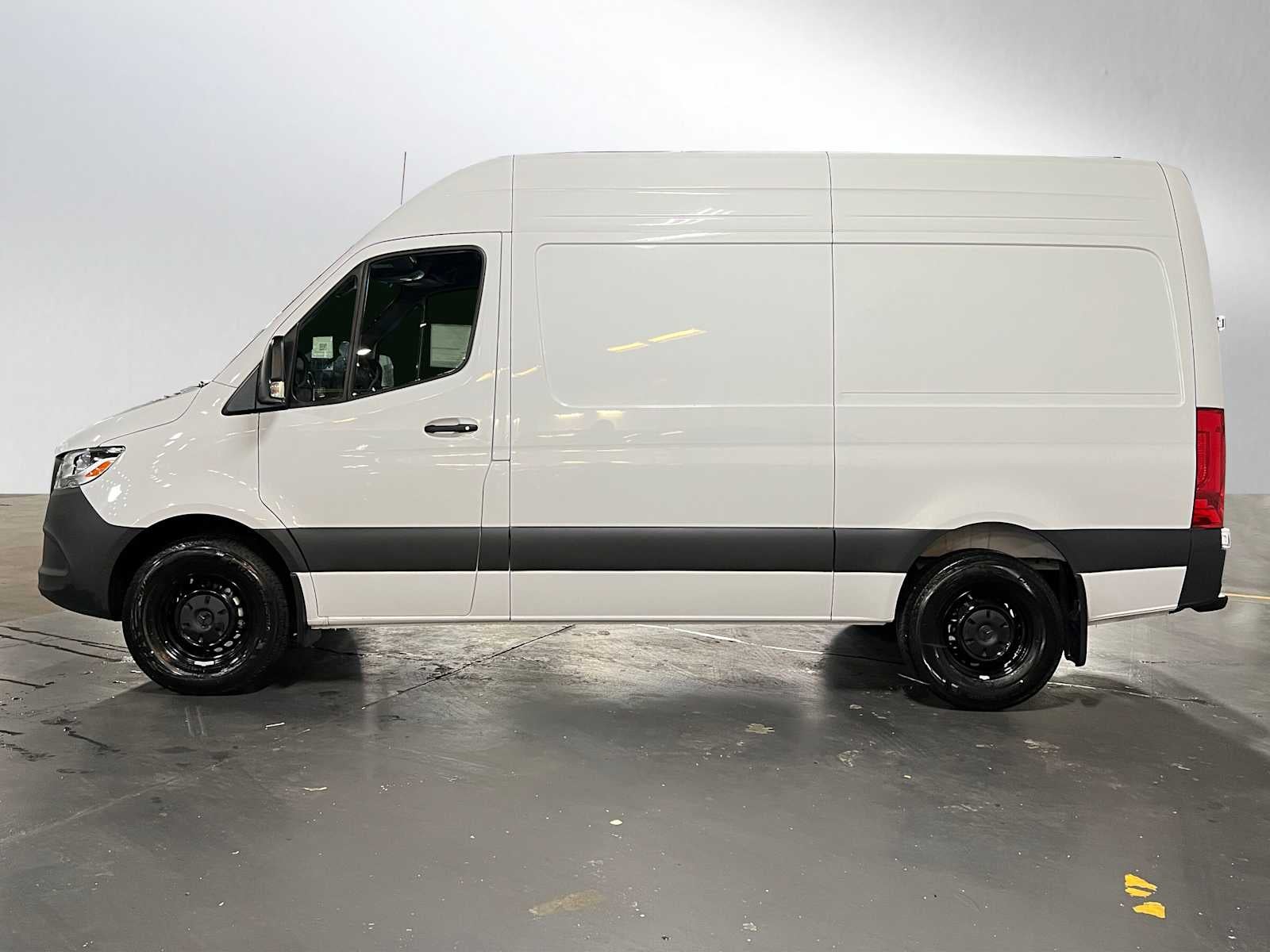 2026 Mercedes-Benz Sprinter 2500 Standard Roof I4 Diesel HO 144" RWD