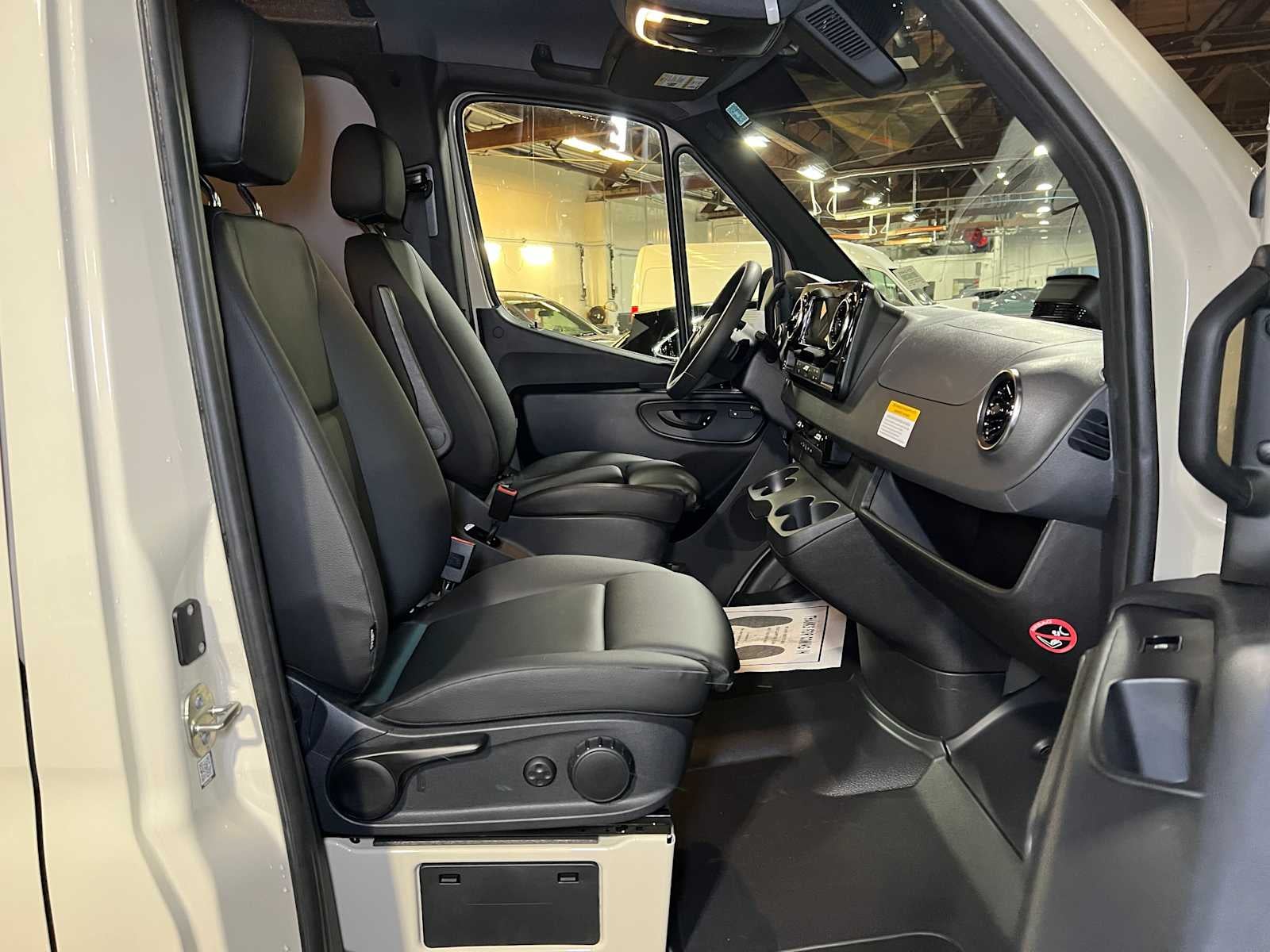 2025 Mercedes-Benz Sprinter 2500 Standard Roof I4 Diesel HO 144" AWD