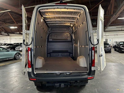 2025 Mercedes-Benz Sprinter 2500 Standard Roof I4 Diesel HO 144" AWD