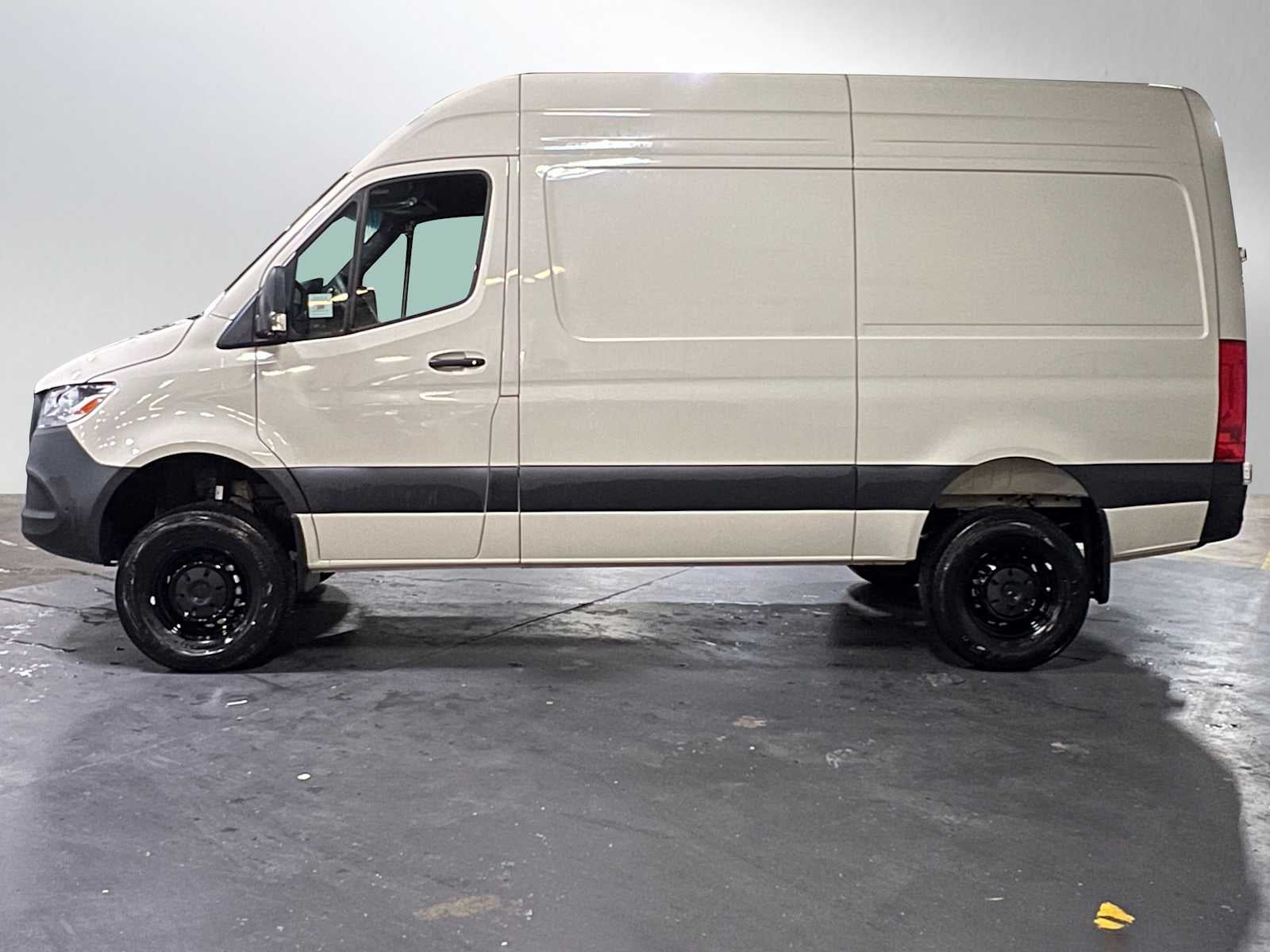 2025 Mercedes-Benz Sprinter 2500 Standard Roof I4 Diesel HO 144" AWD