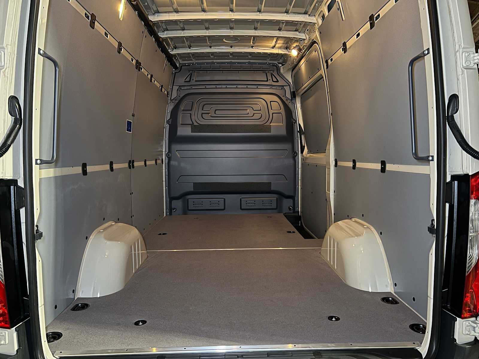 2025 Mercedes-Benz Sprinter 2500 Standard Roof I4 Diesel HO 144" AWD