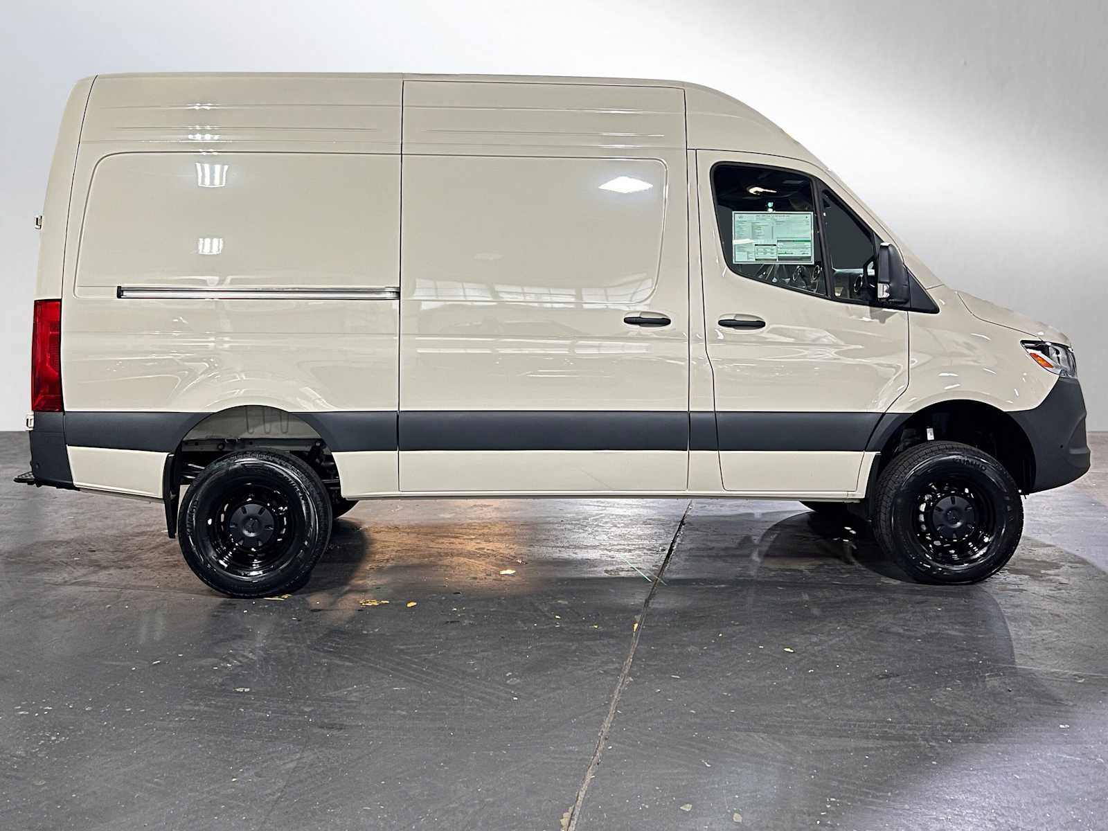 2025 Mercedes-Benz Sprinter 2500 Standard Roof I4 Diesel HO 144" AWD