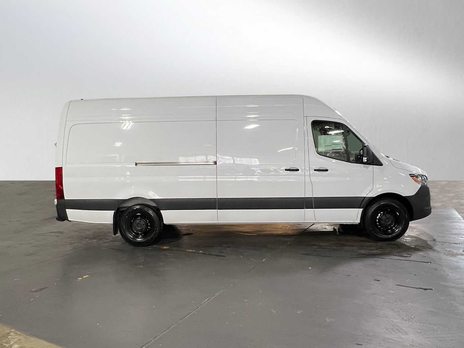 2026 Mercedes-Benz Sprinter 2500 High Roof I4 Diesel HO 170" RWD