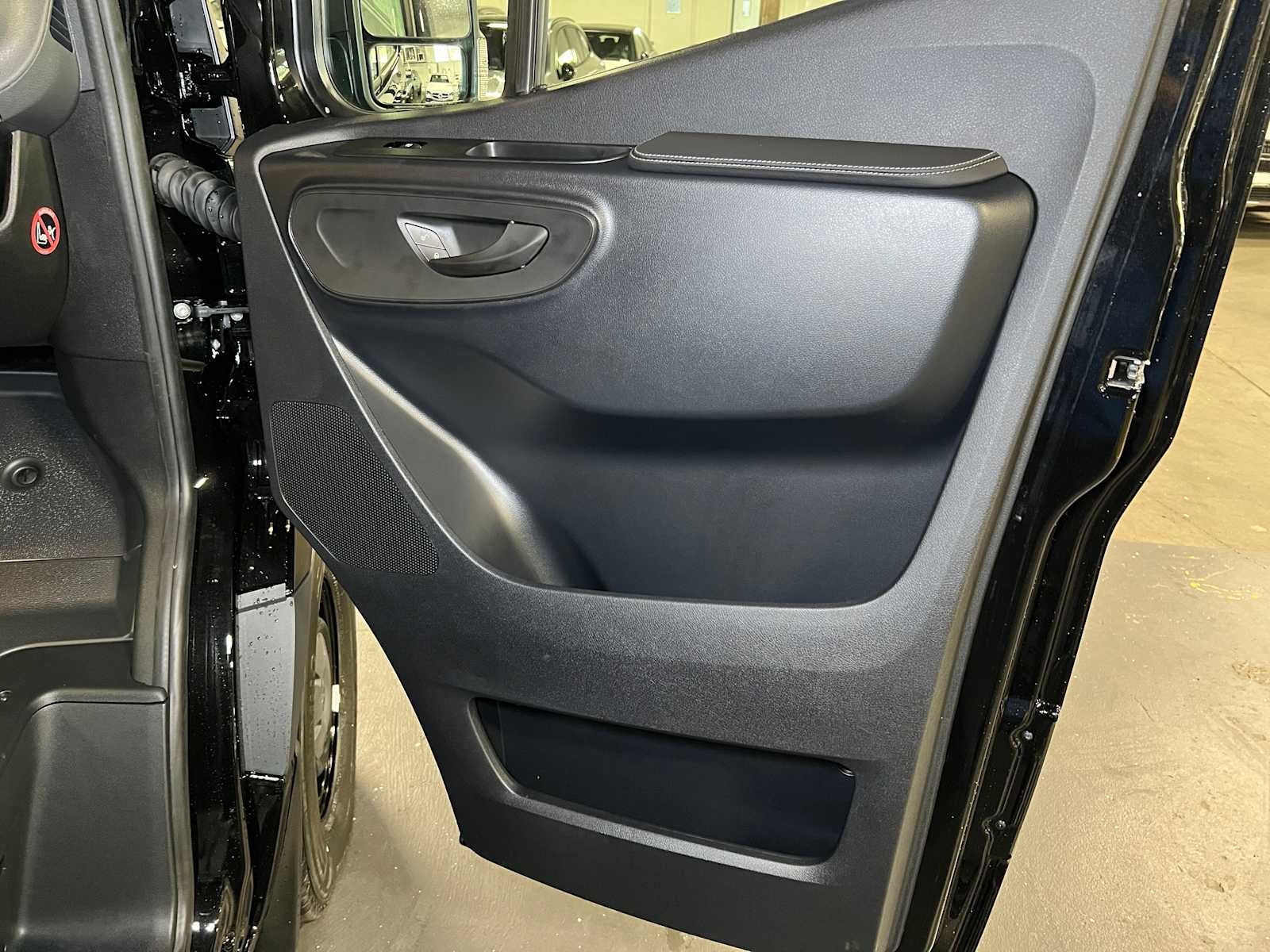 2025 Mercedes-Benz Sprinter 2500 Standard Roof I4 Diesel 144" RWD