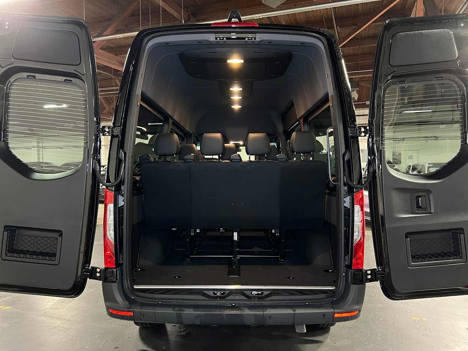 2025 Mercedes-Benz Sprinter 2500 Standard Roof I4 Diesel 144" RWD