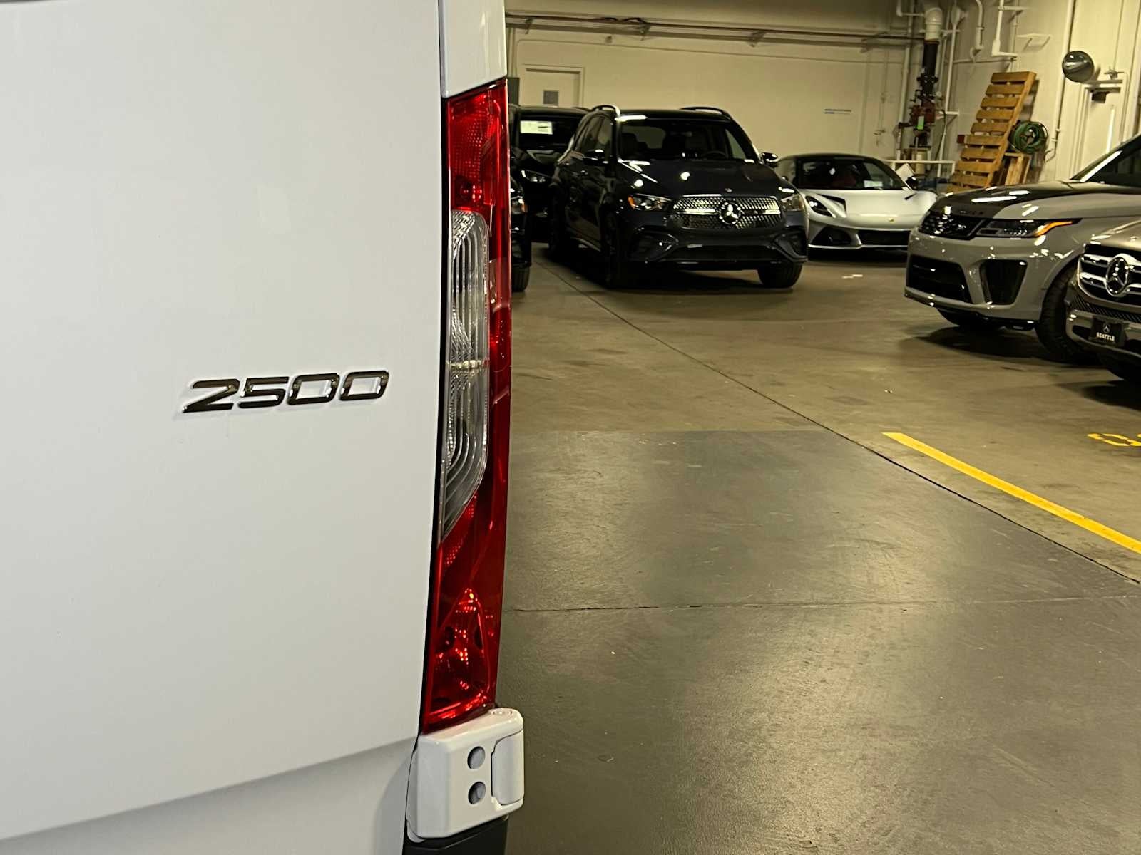 2024 Mercedes-Benz Sprinter 2500 Standard Roof I4 Diesel 144" RWD