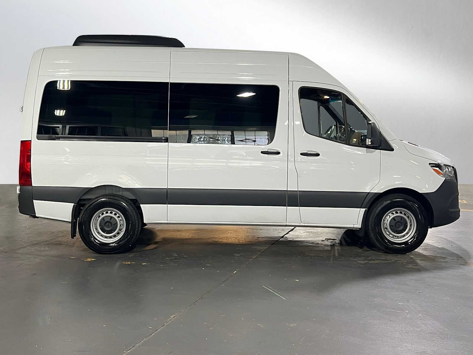2024 Mercedes-Benz Sprinter 2500 Standard Roof I4 Diesel 144" RWD