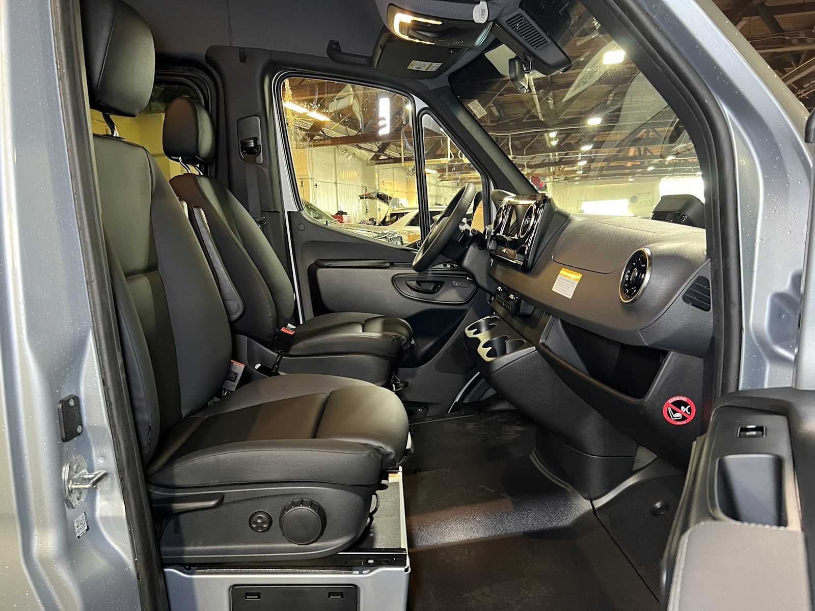 2025 Mercedes-Benz Sprinter 2500 Standard Roof I4 Diesel HO 144" RWD