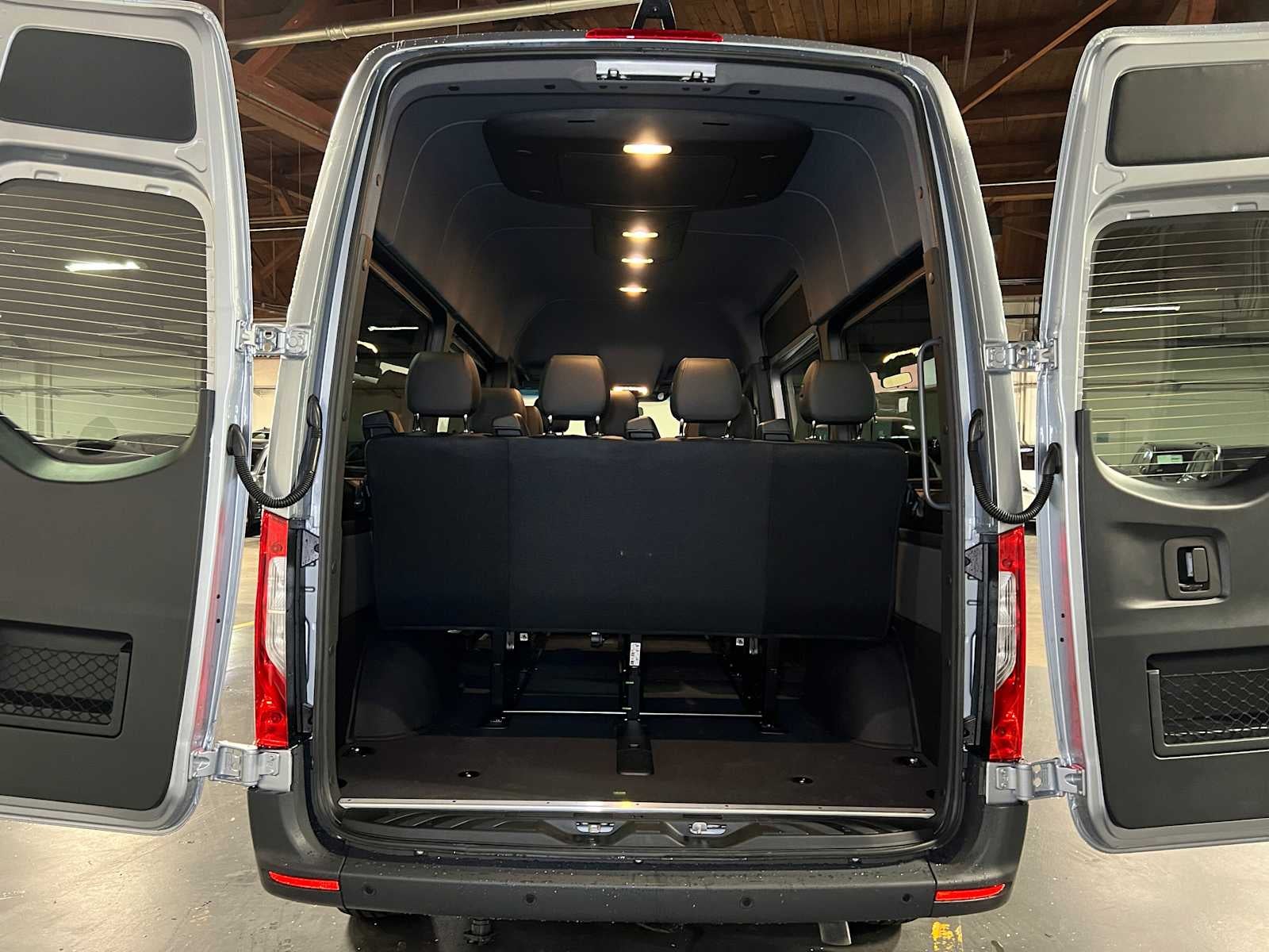 2025 Mercedes-Benz Sprinter 2500 Standard Roof I4 Diesel HO 144" RWD