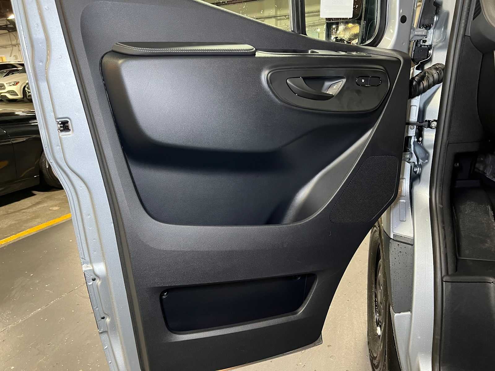 2025 Mercedes-Benz Sprinter 2500 Standard Roof I4 Diesel HO 144" RWD