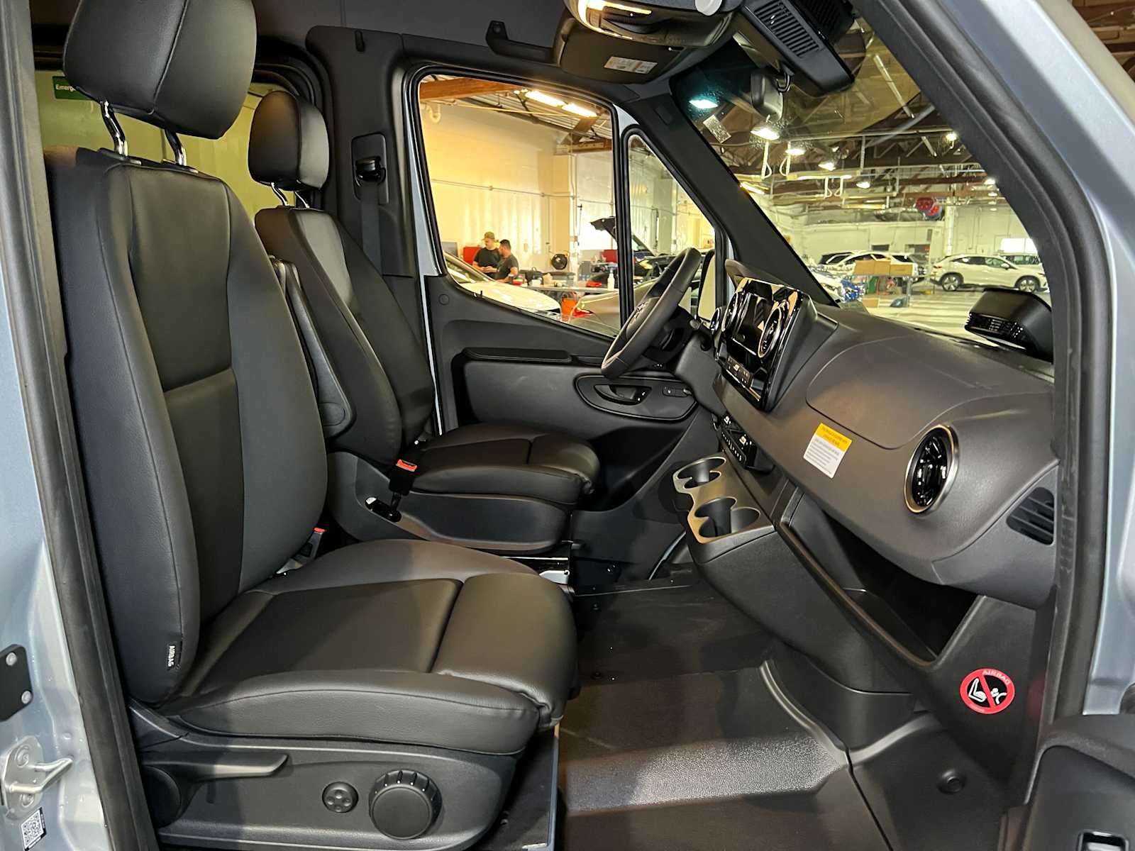 2025 Mercedes-Benz Sprinter 2500 Standard Roof I4 Diesel HO 144" RWD