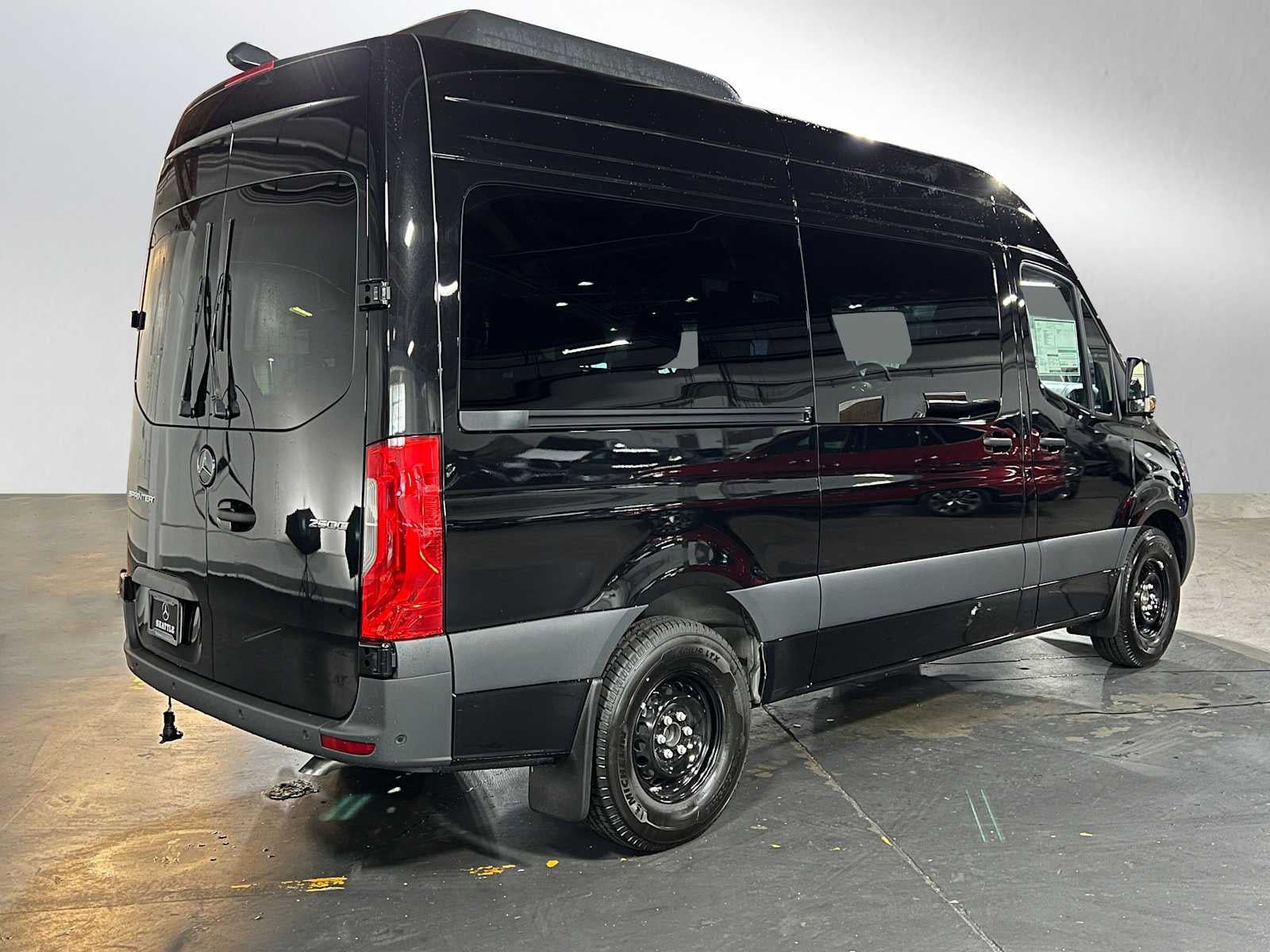 2025 Mercedes-Benz Sprinter 2500 Standard Roof I4 Diesel HO 144" RWD