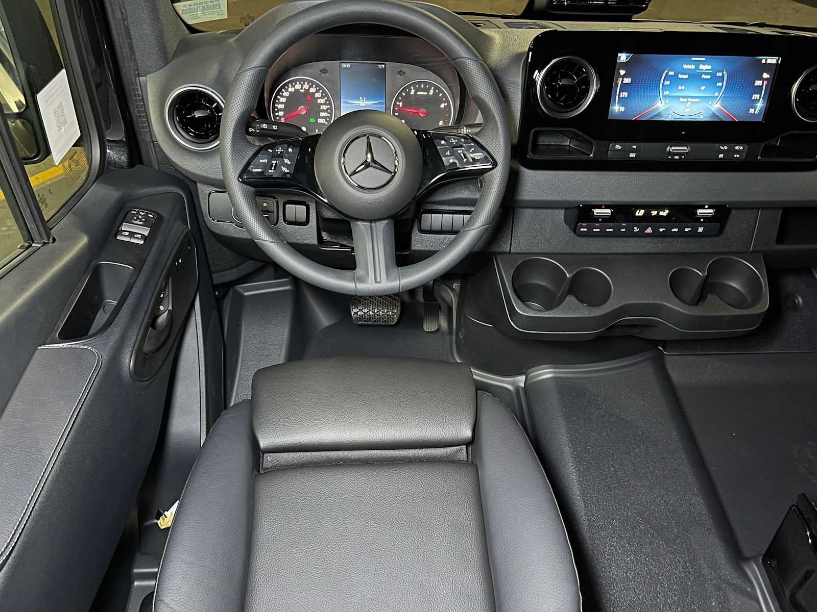 2025 Mercedes-Benz Sprinter 2500 Standard Roof I4 Diesel HO 144" RWD