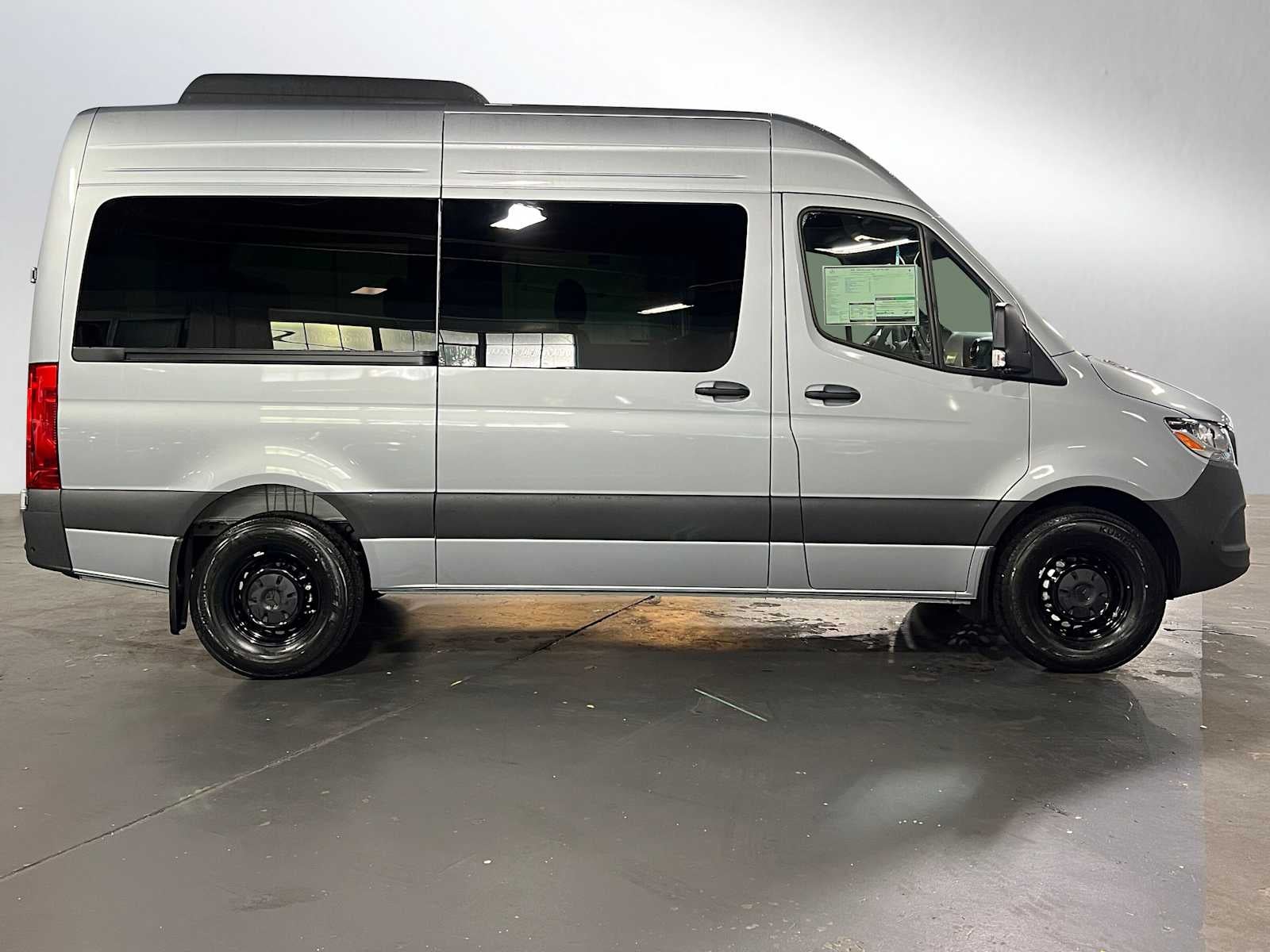 2025 Mercedes-Benz Sprinter 2500 Standard Roof I4 Diesel HO 144" RWD