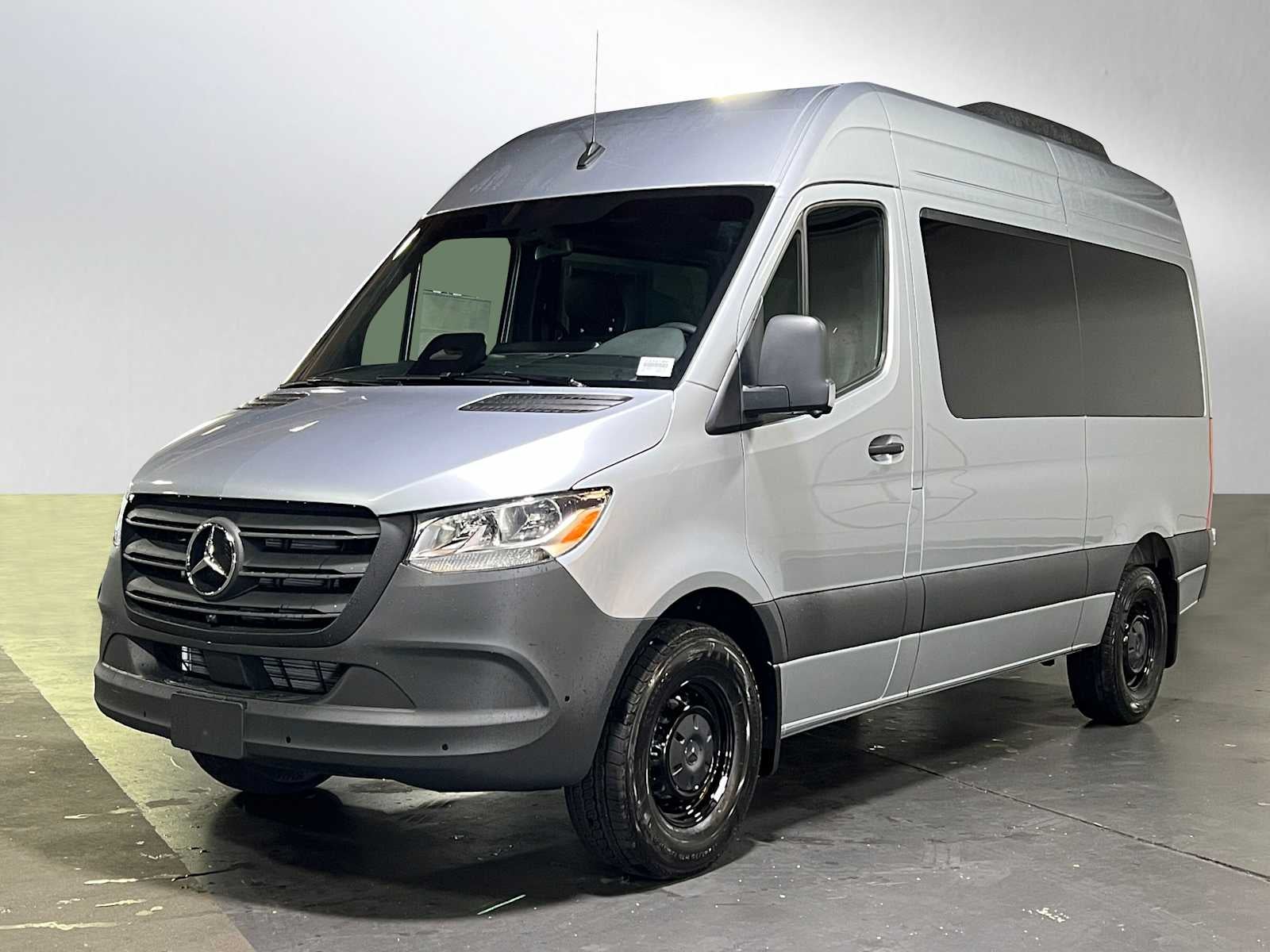 2025 Mercedes-Benz Sprinter 2500 Standard Roof I4 Diesel HO 144" RWD