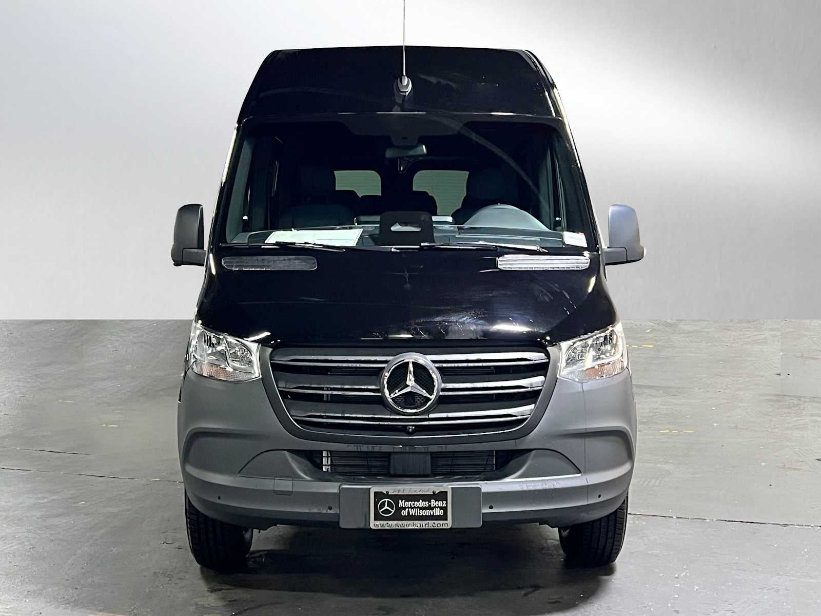 2025 Mercedes-Benz Sprinter 2500 Standard Roof I4 Diesel HO 144" RWD