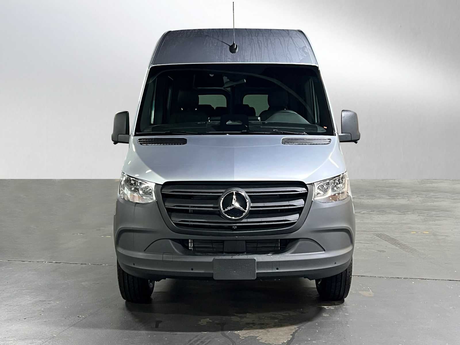 2025 Mercedes-Benz Sprinter 2500 Standard Roof I4 Diesel HO 144" RWD