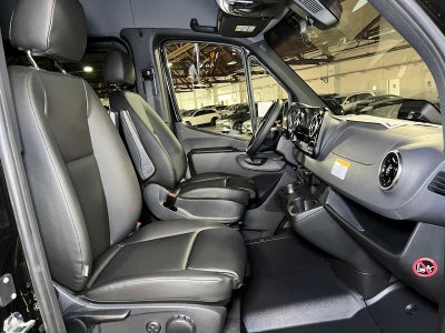 2025 Mercedes-Benz Sprinter 2500 Standard Roof I4 Diesel HO 144" RWD