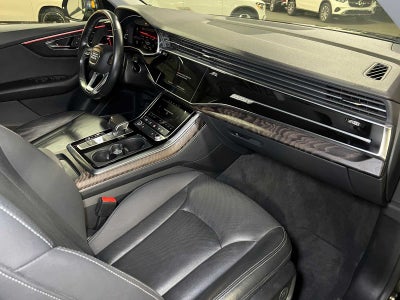 2022 Audi Q8 Premium Plus